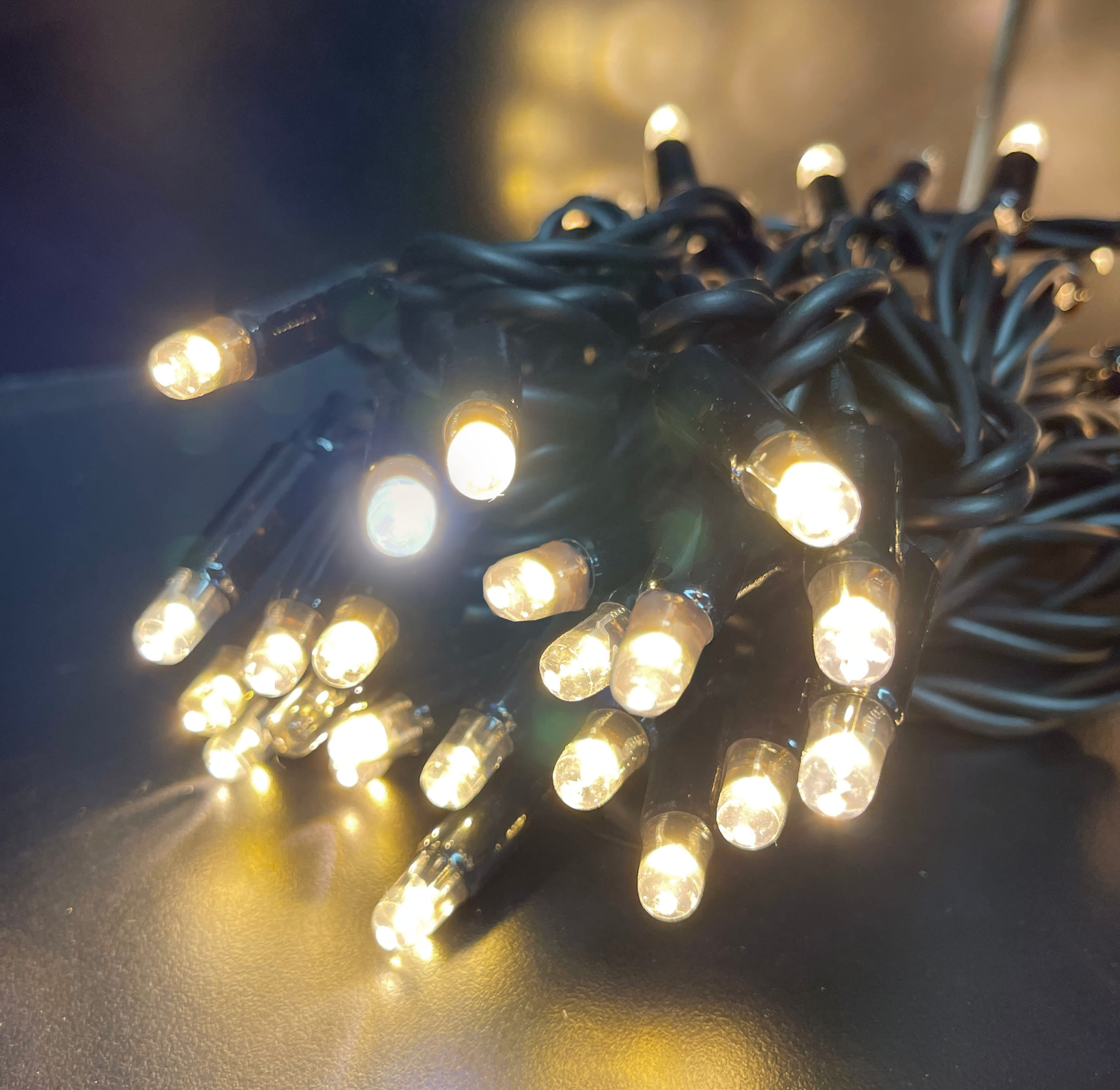 GIOCOPLAST NATALE - 100 LUCCIOLONE LED FULL FLASH BIANCO CALDO, 10 MT. CAVO SCURO, PROLUNG., USO EST/INT, CON CAVO ALIM 1,5 MT. 14321311