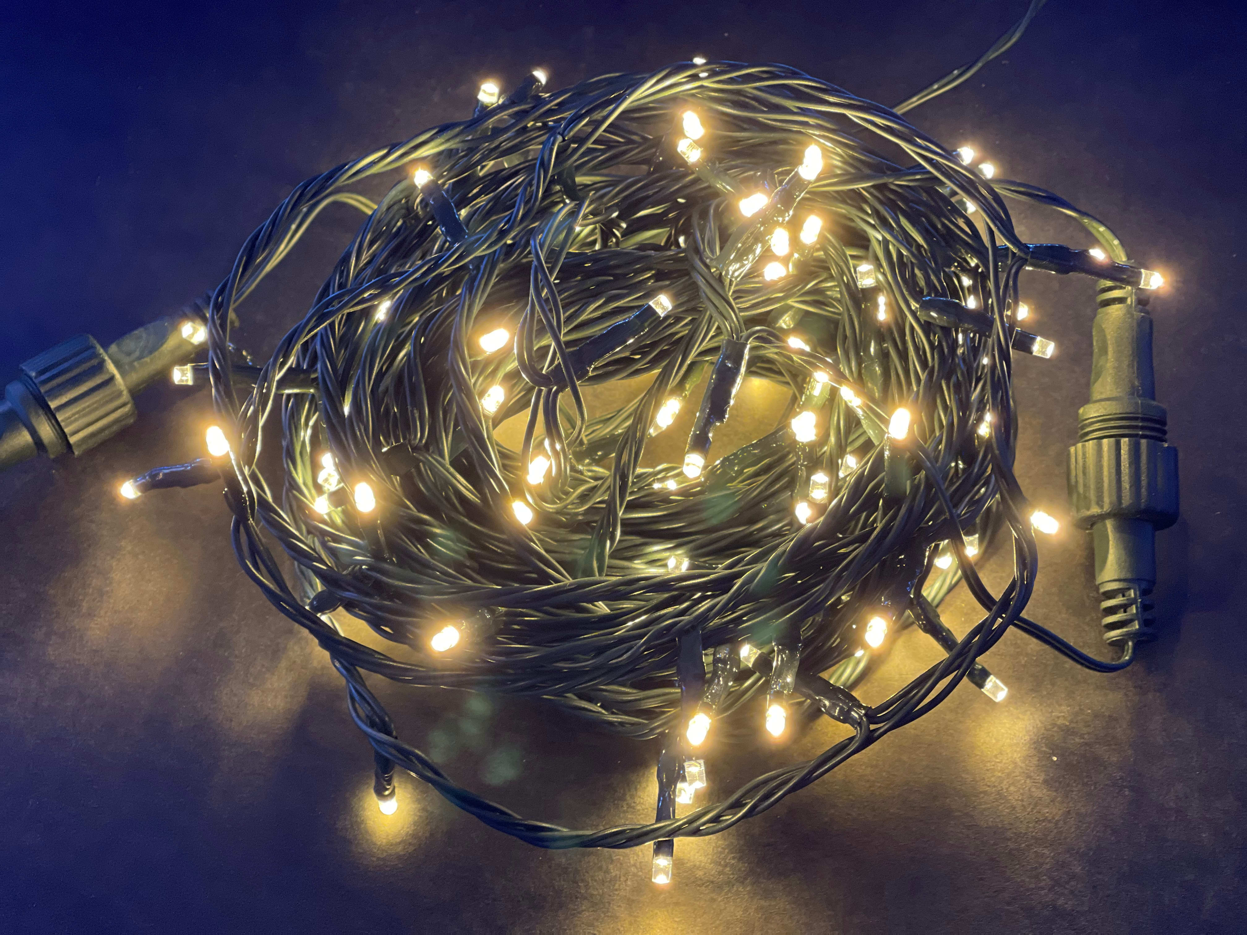 GIOCOPLAST NATALE - 120 LED BIANCO CALDO, 12 M, CAVO SCURO, LUCE FISSA, PROL. MAX 5 SET, CON TRASF. IP44