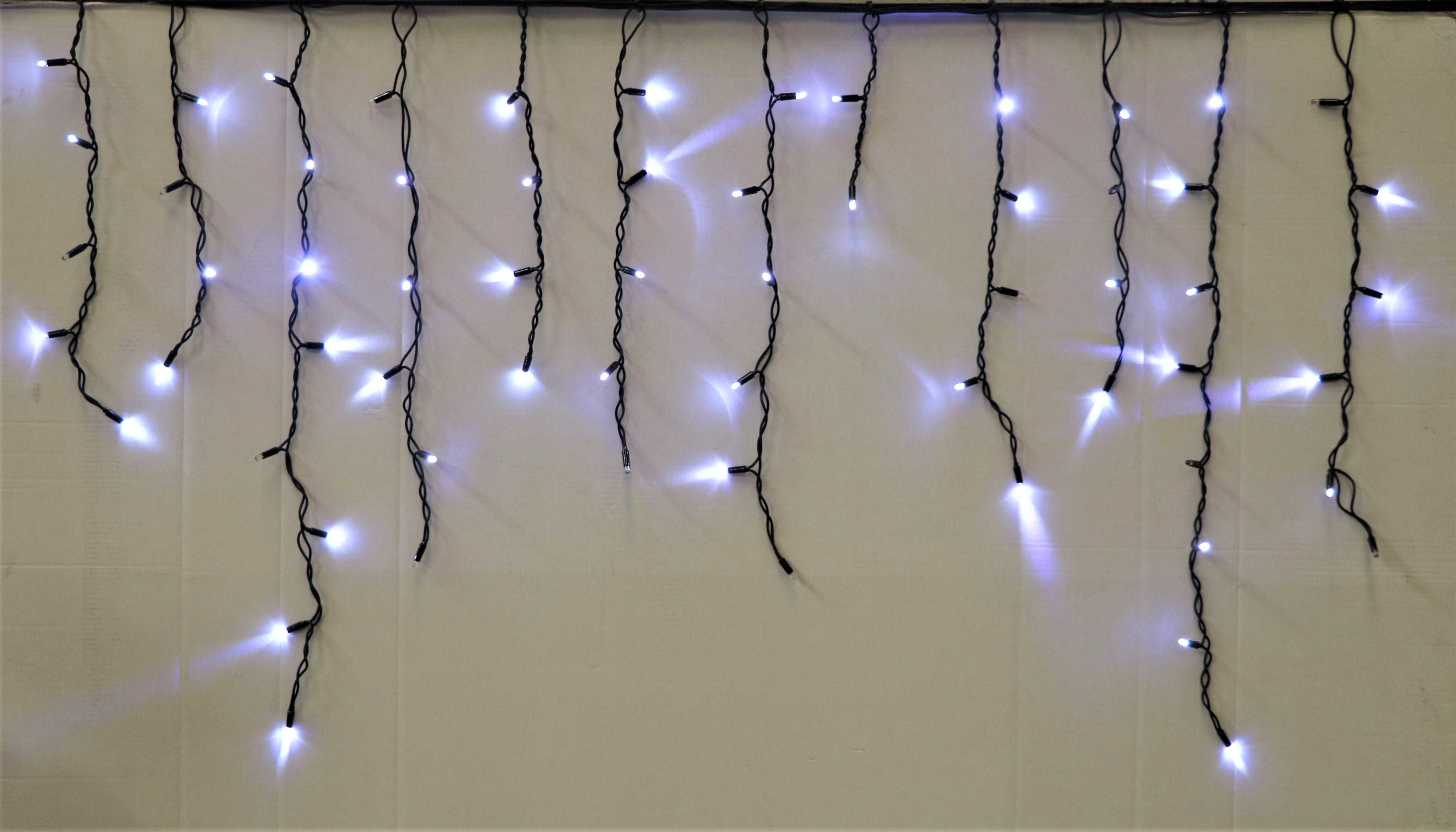 GIOCOPLAST NATALE - TENDA LUCCIOLONA SFALSATA 160 LED BIANCHI, LUCE FISSA, L. 4,8- H.MAX 1 MT., CAVO SCURO, PROLUNG. MAX 8 SET, USO EST/INT