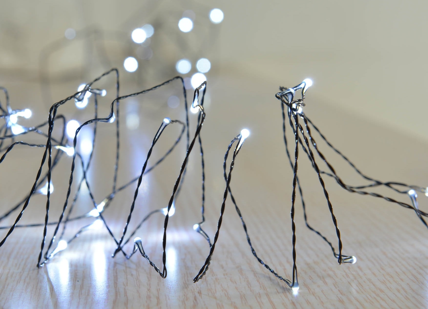 GIOCOPLAST NATALE - 360 MINILUCCIOLE CON GOCCE DI LED BIANCHI, SU FILO DI RAME, CON GIOCHI LUCE, 36 MT, CAVO ALIM. 3M, USO INTERNO