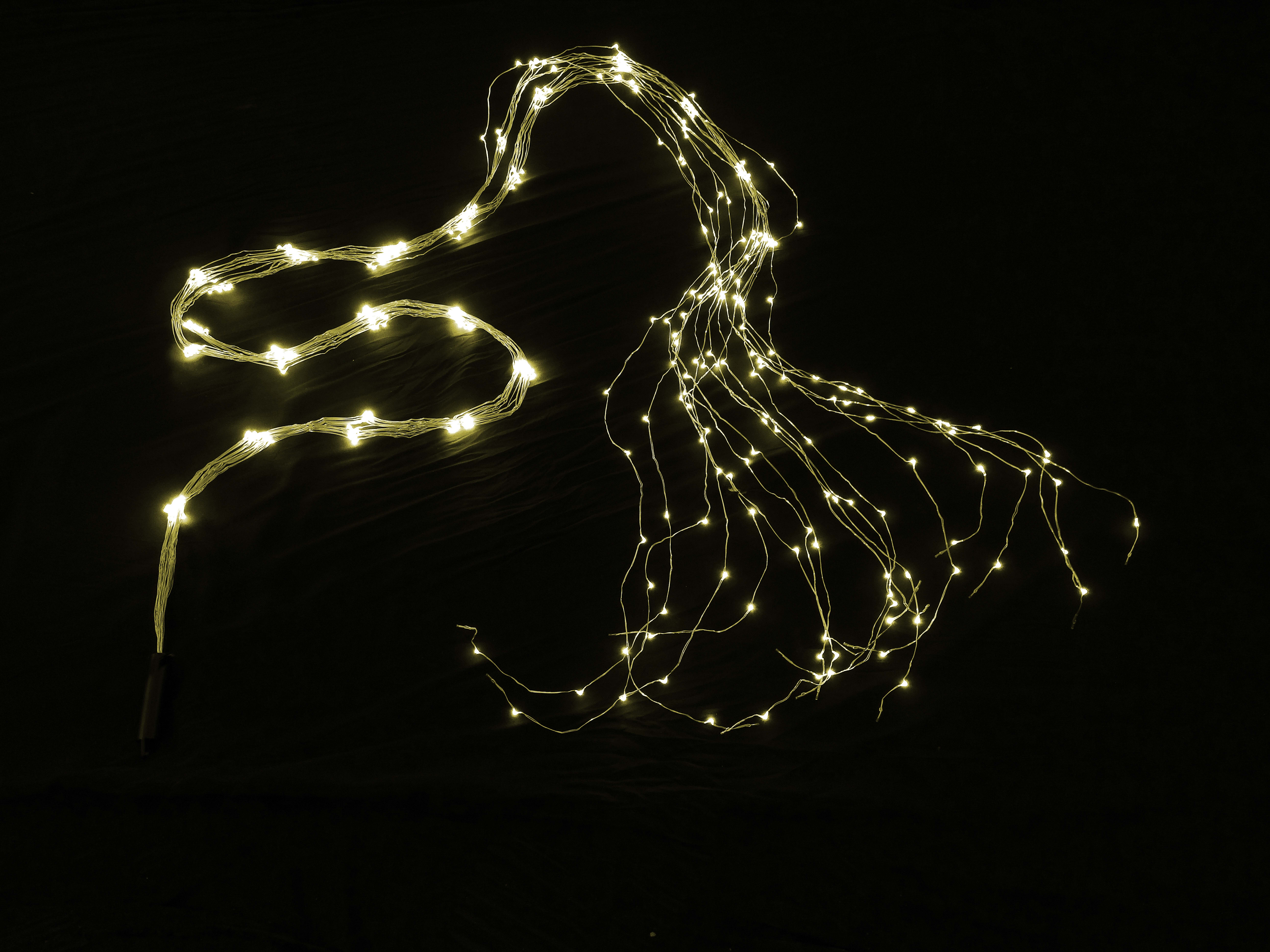 GIOCOPLAST NATALE - CASCATA DI LED BIANCO CALDO SU FILO DI RAME, 450 LUCI, 2,5 MT CON TRASF.