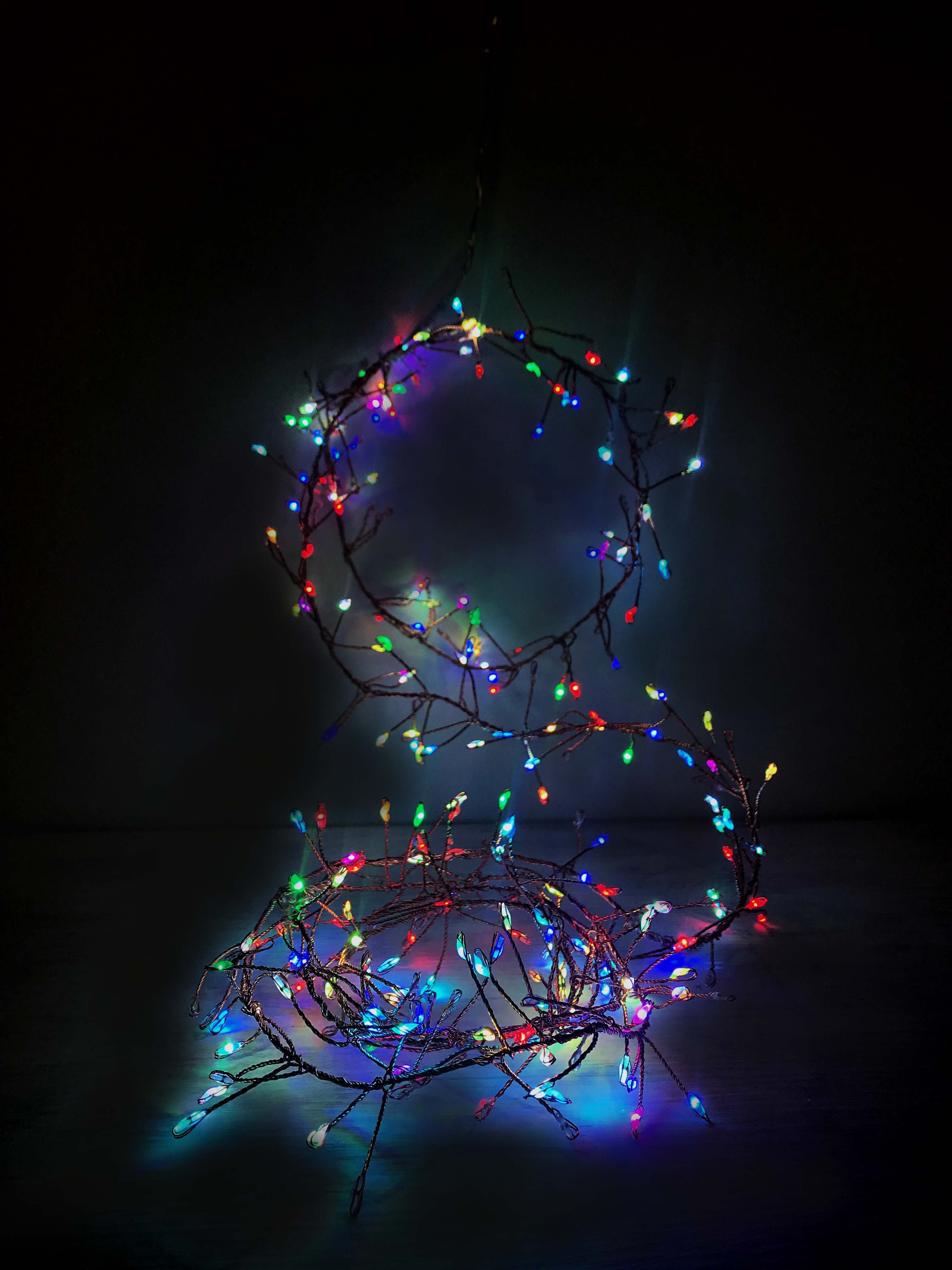 GIOCOPLAST NATALE - CLUSTER SU FILO DI RAME CON 300 GOCCE DI LED RGB 2 MT., GIOCHI DI LUCE AUTOMATICI, CON TRASF. IP20