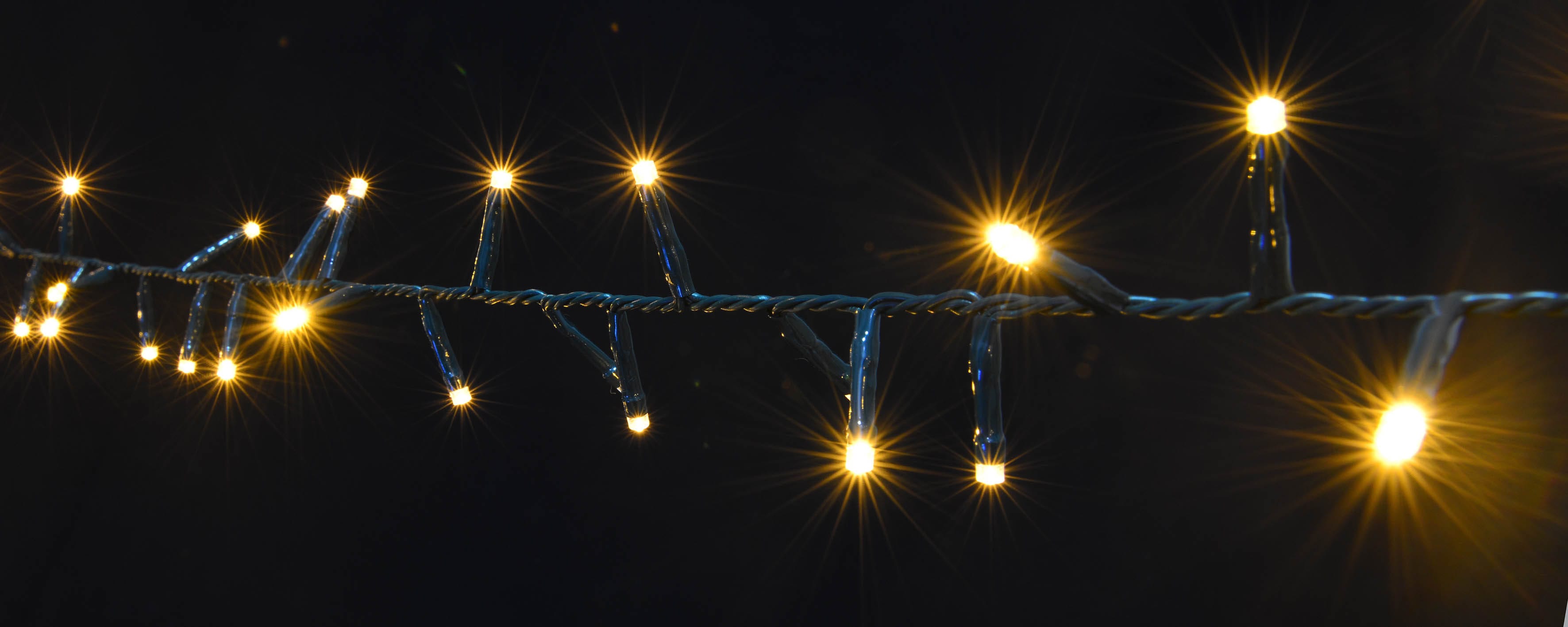 GIOCOPLAST NATALE - CLUSTER 1200 LED BIANCO CALDO CON GIOCHI LUCE , LUCI MT 24, CAVO ALIM MT 3, CON TRASF. IP44