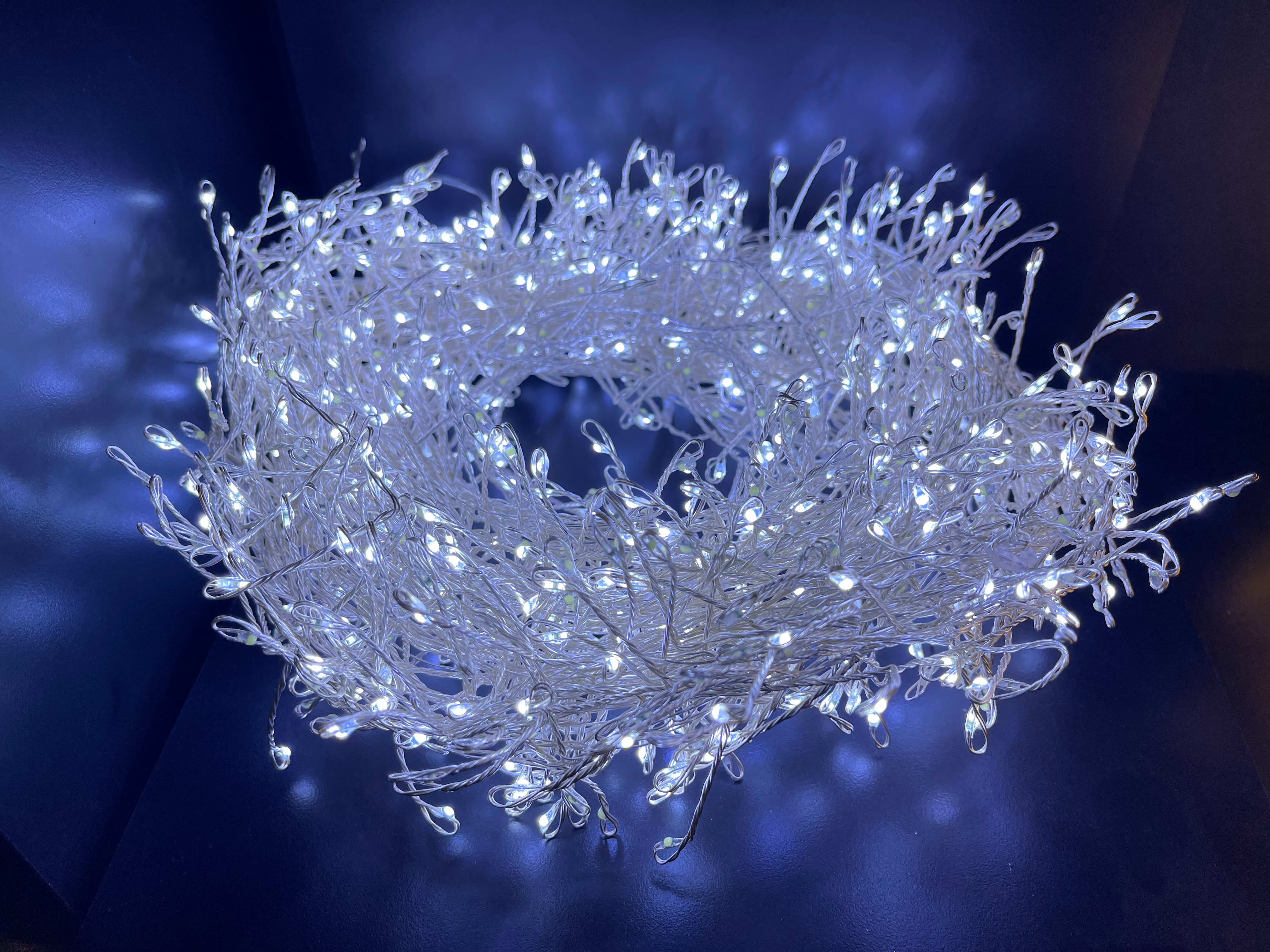 GIOCOPLAST NATALE - CLUSTER 500 GOCCE DI LED BIANCHI SU FILO DI RAME , 10 MT., CON GIOCHI DI LUCE E TIMER, CON TRASF. IP44