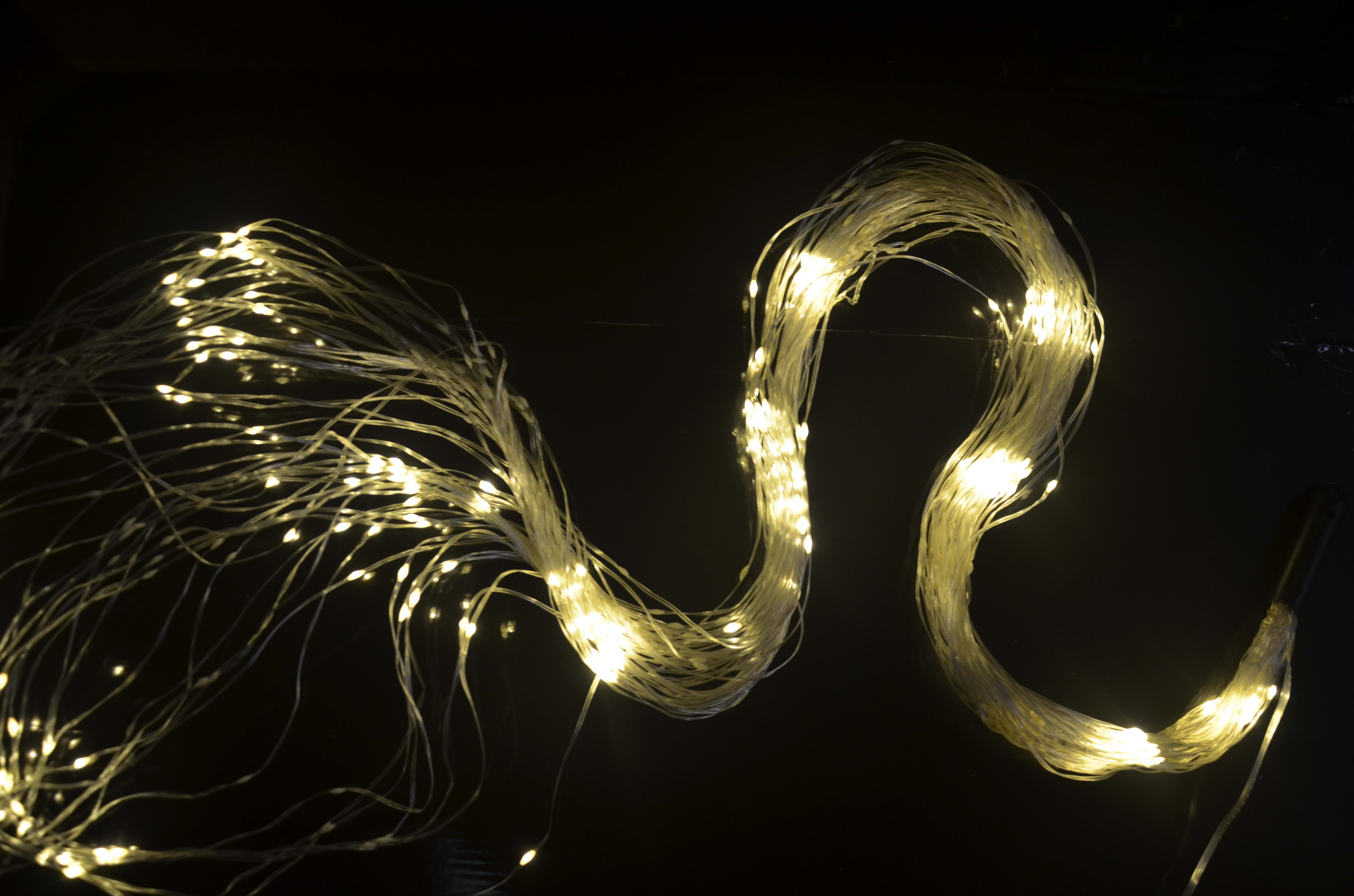 GIOCOPLAST NATALE - CASCATA 700 MAXI GOCCE DI LED BIANCO CALDO, 2,5 MT, CAVO TRASP., CON GIOCHI LUCE E TIMER, CON TRASF. IP44