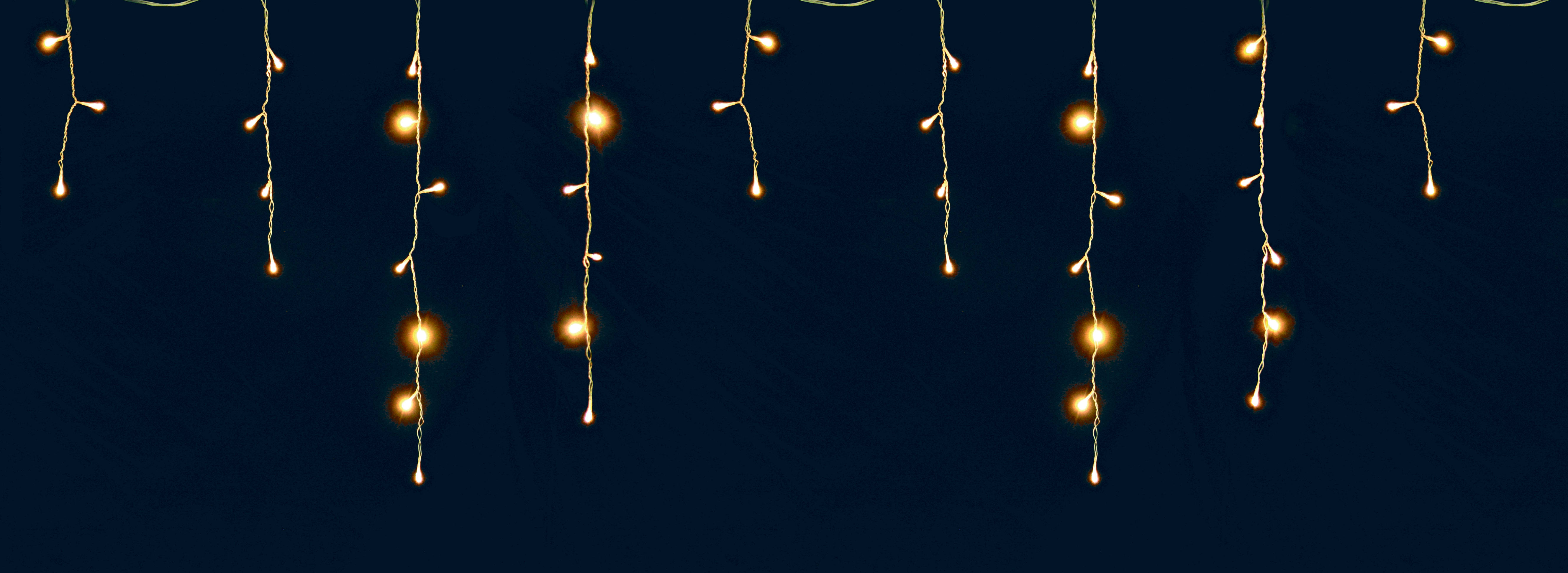 GIOCOPLAST NATALE - TENDA SFALSATA 64 LED BIANCO CALDO E GIOCHI L., CM.300X60, A BATT., X EST.