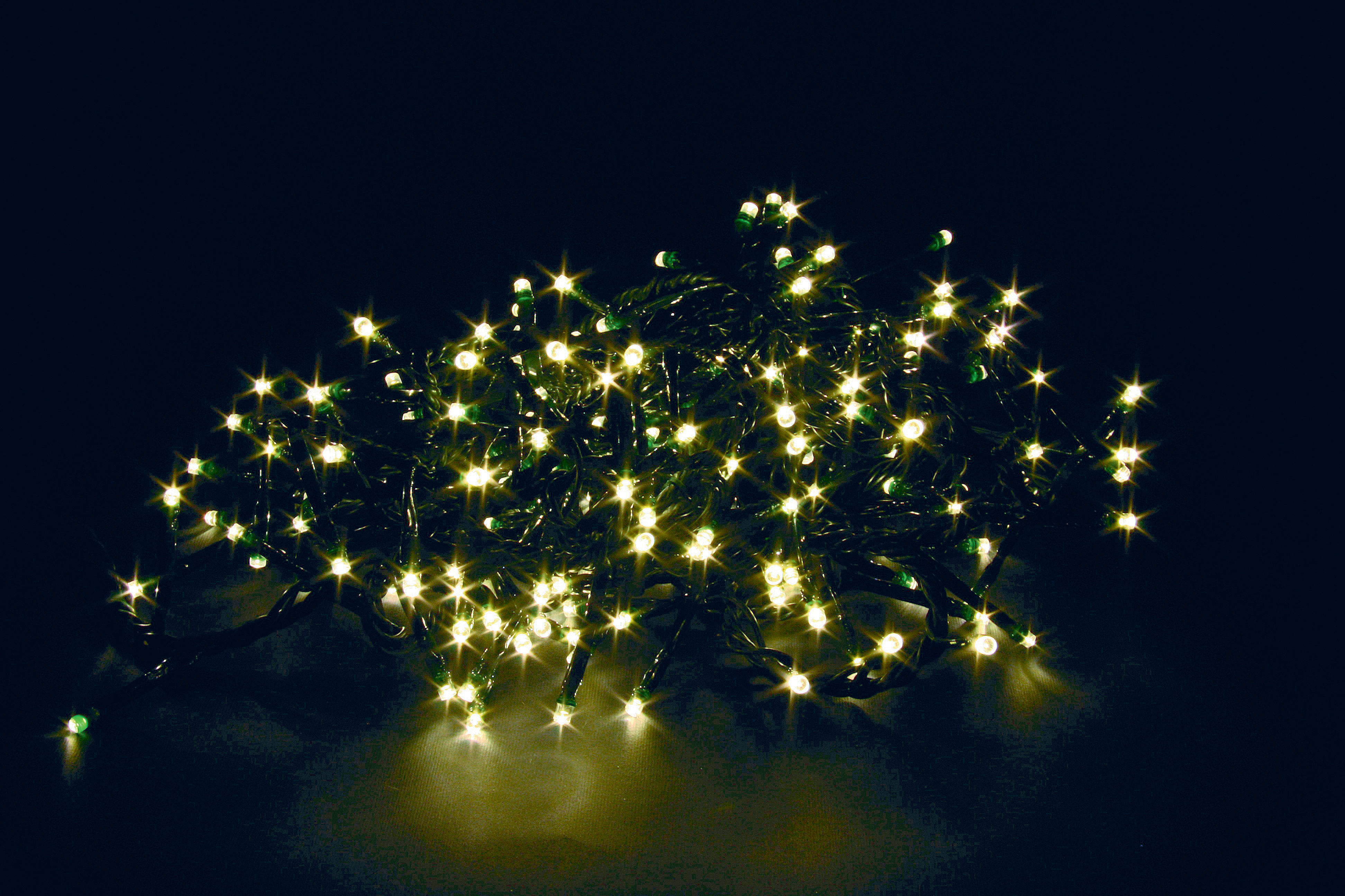 GIOCOPLAST NATALE - 100 MINILUCCIOLE LED BIANCO CALDO A BATT., MT.10, MOT. GIOCHI L. E TIMER X EST.