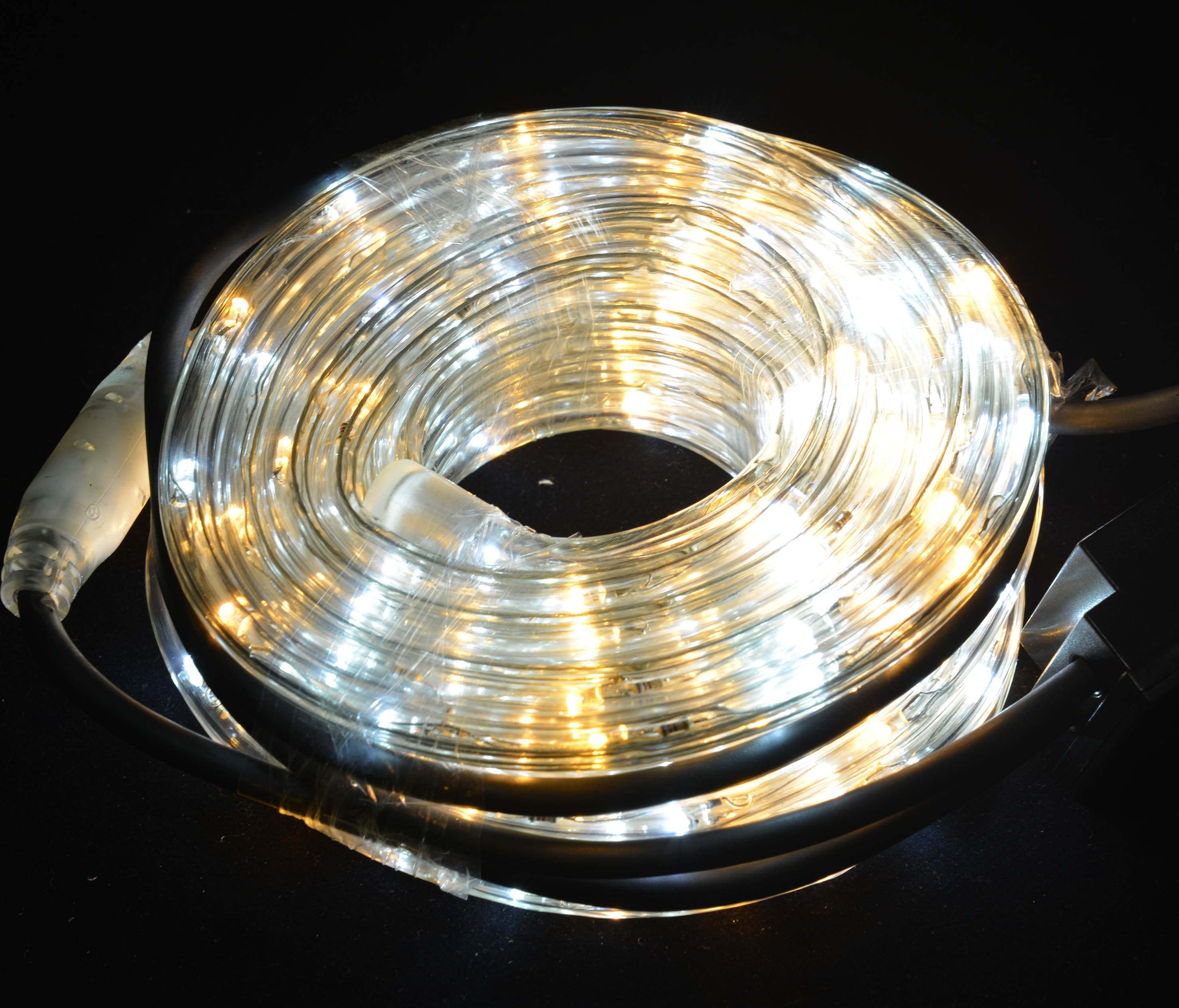 GIOCOPLAST NATALE - TUBO 144 LED MT.6 BIANCO FREDDO E CALDO C/GIOCHI L.