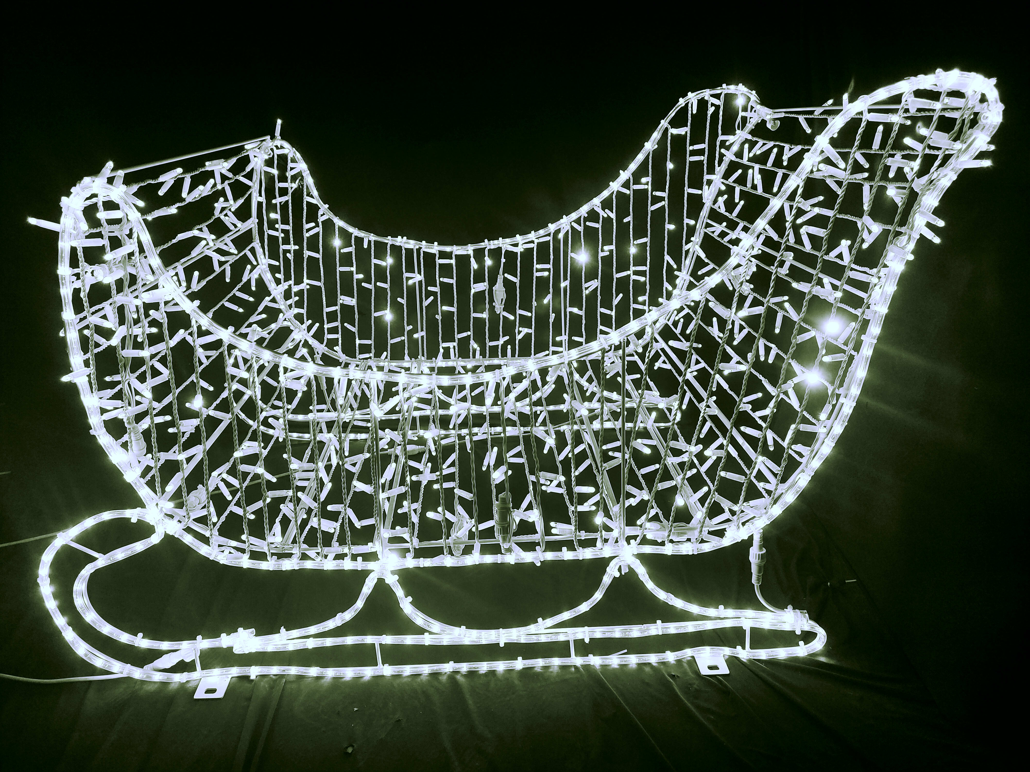 GIOCOPLAST NATALE - SLITTA BIANCA H.80 X 120 X 80 CM, CON TUBO LED E LUCCIOLONE 220-240V, USO EST