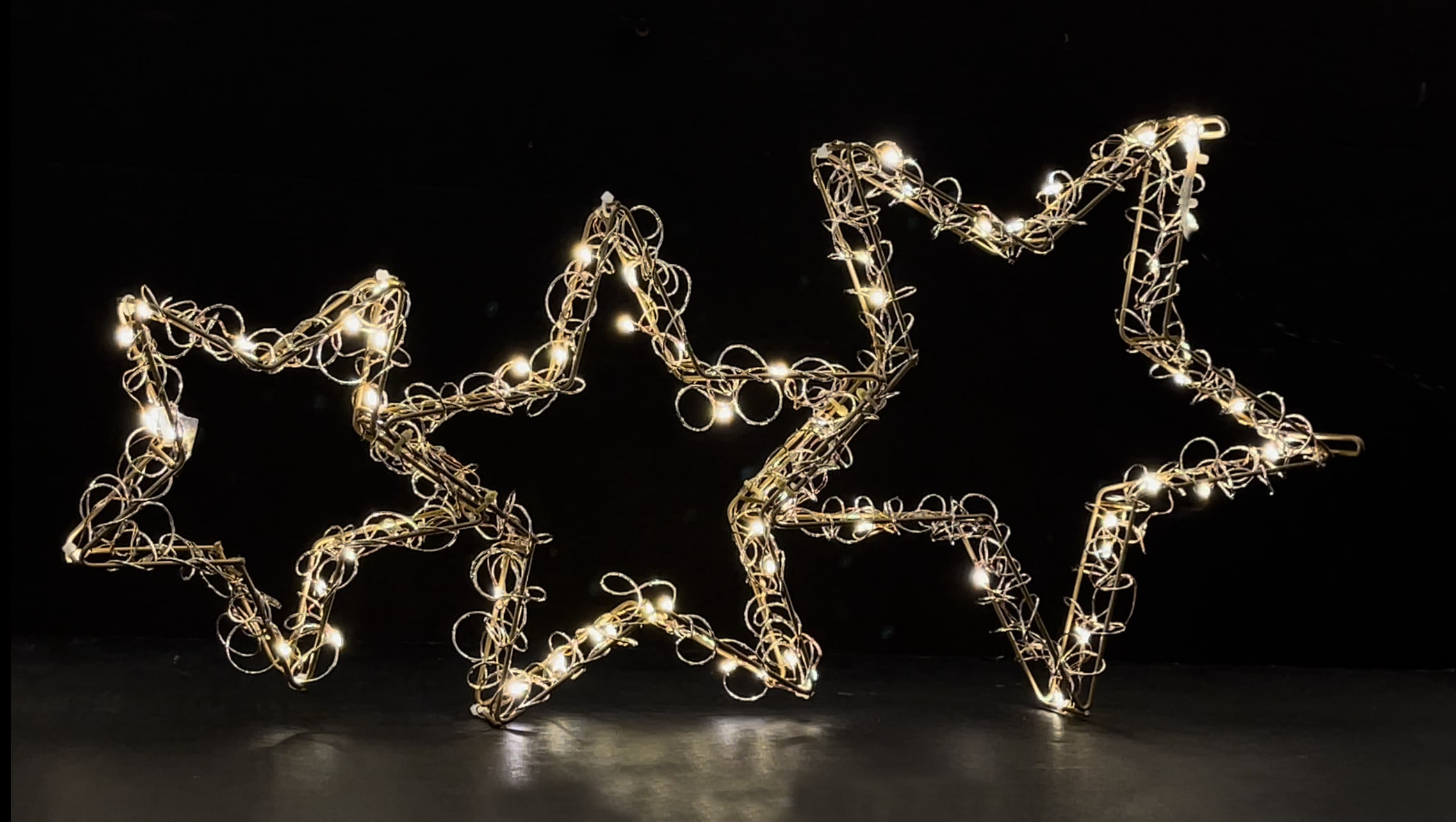 GIOCOPLAST NATALE - TRIPLA STELLA CON GOCCE DI LED FULL FLASH BIANCO CALDO 47X35CM, CON TRASF. IP44, USO EST./INT.