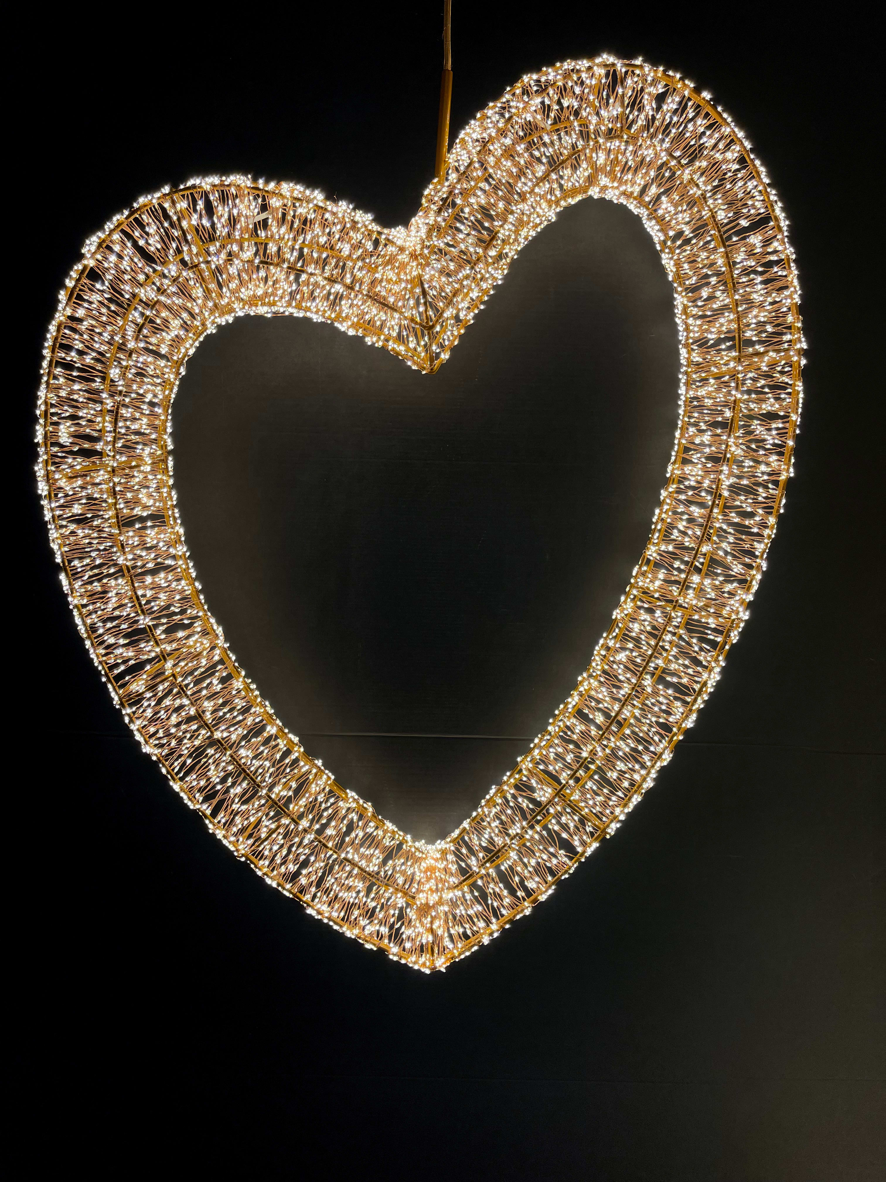 GIOCOPLAST NATALE - MAXI CUORE 3D 110CM, CON 9600 GOCCE DI LED BIANCO CALDO, CON TRASF. IP20