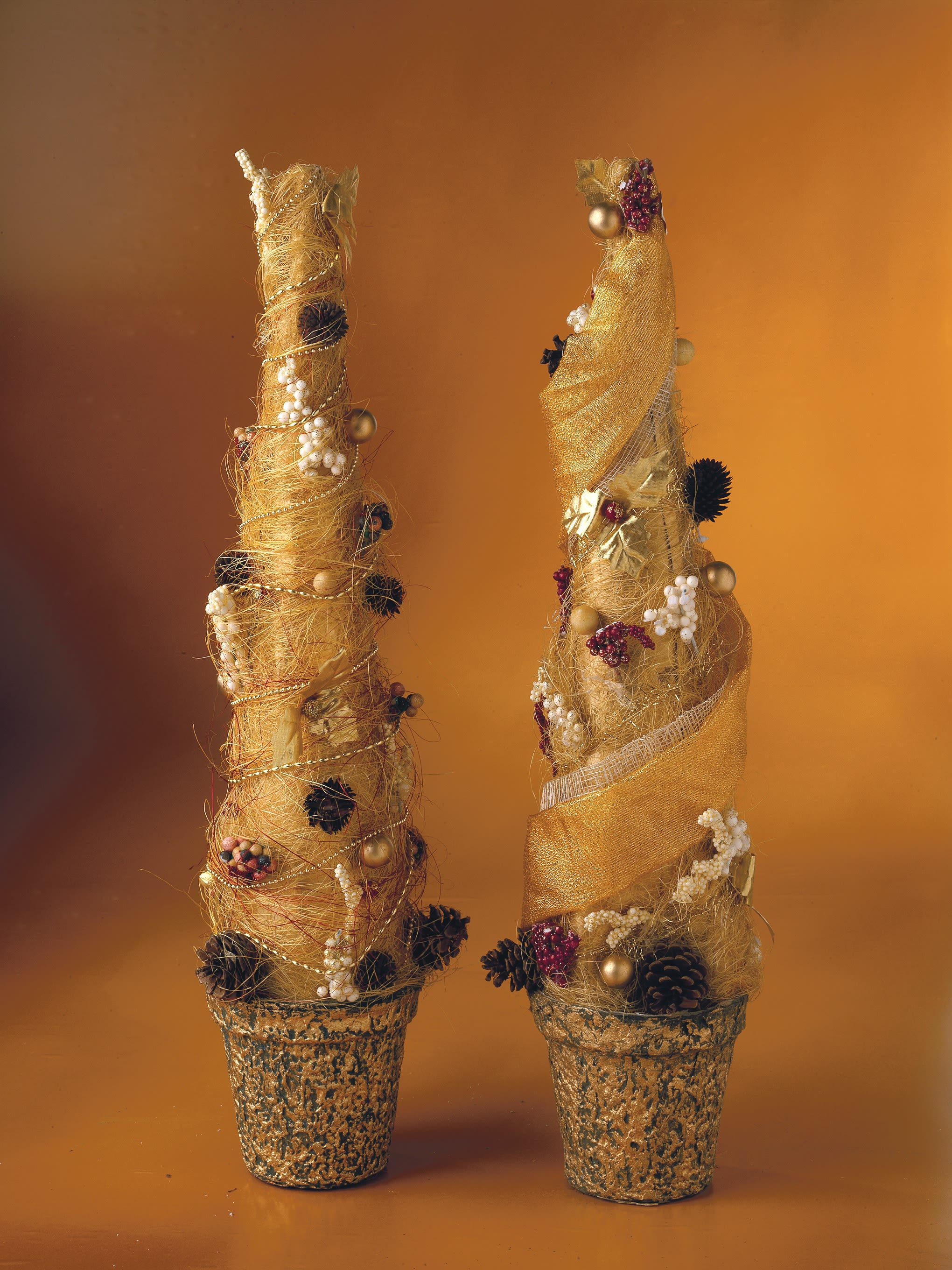 GIOCOPLAST NATALE - ALBERINO CM.60 DEC. ORO, 2 MOD. ASS.