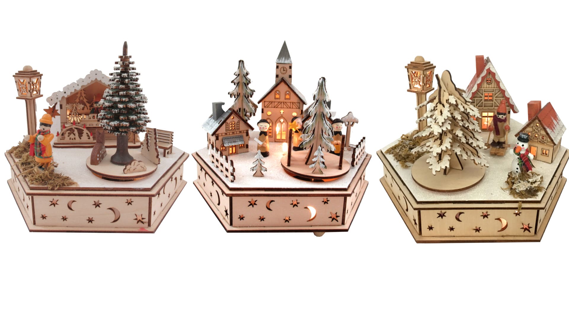 GIOCOPLAST NATALE - PIAZZETTA ESAGONALE ''WOOD & CHARM'' CON LUCI, CARILLON E MOVIMENTO, A BATTERIE, 16X18X17CM , 3 SOGG. ASS.