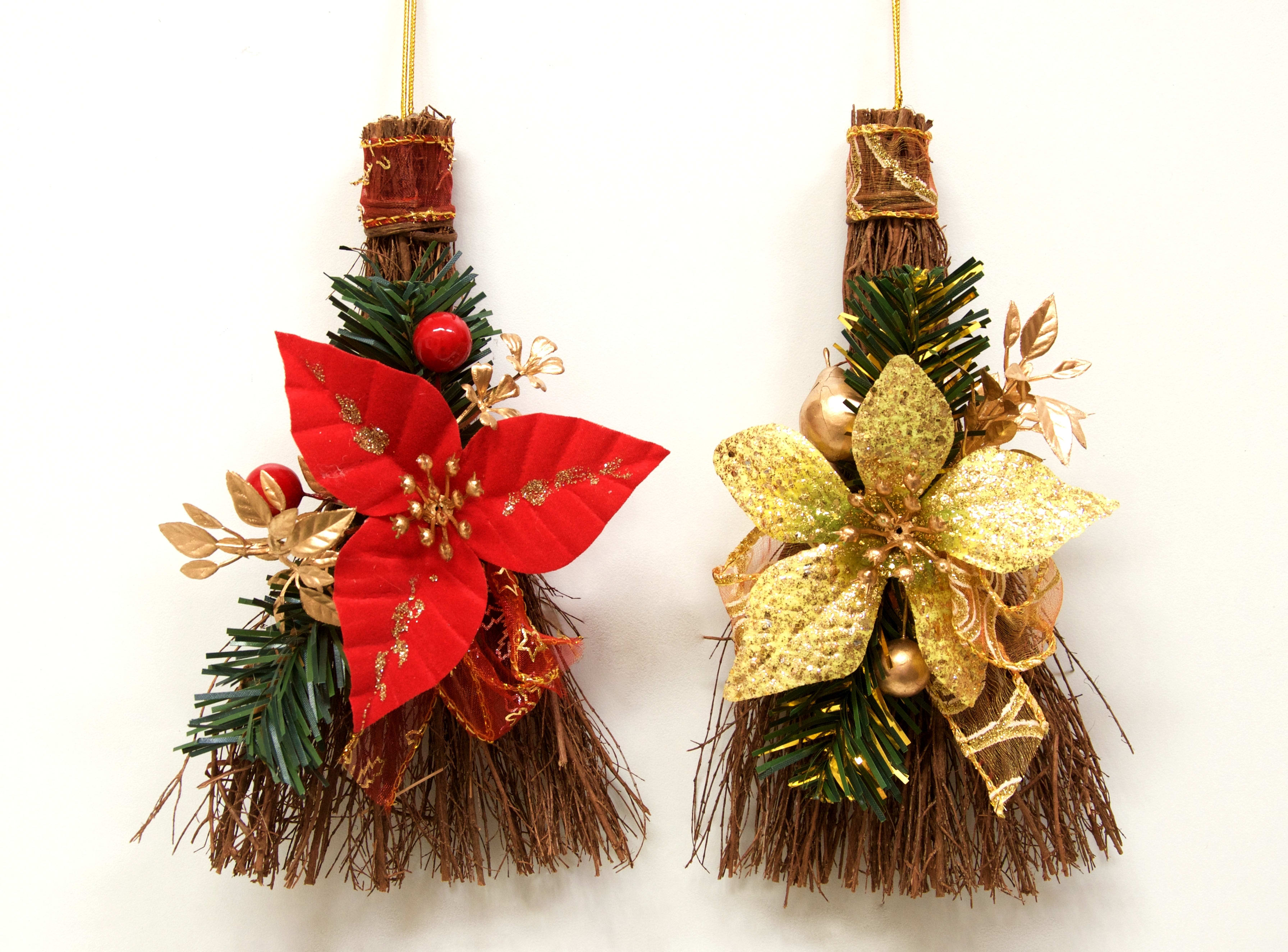 GIOCOPLAST NATALE - SCOPETTA NATALIZIA H 20 CM 2 COL ASS IN DISPLAY DA 24 PZ