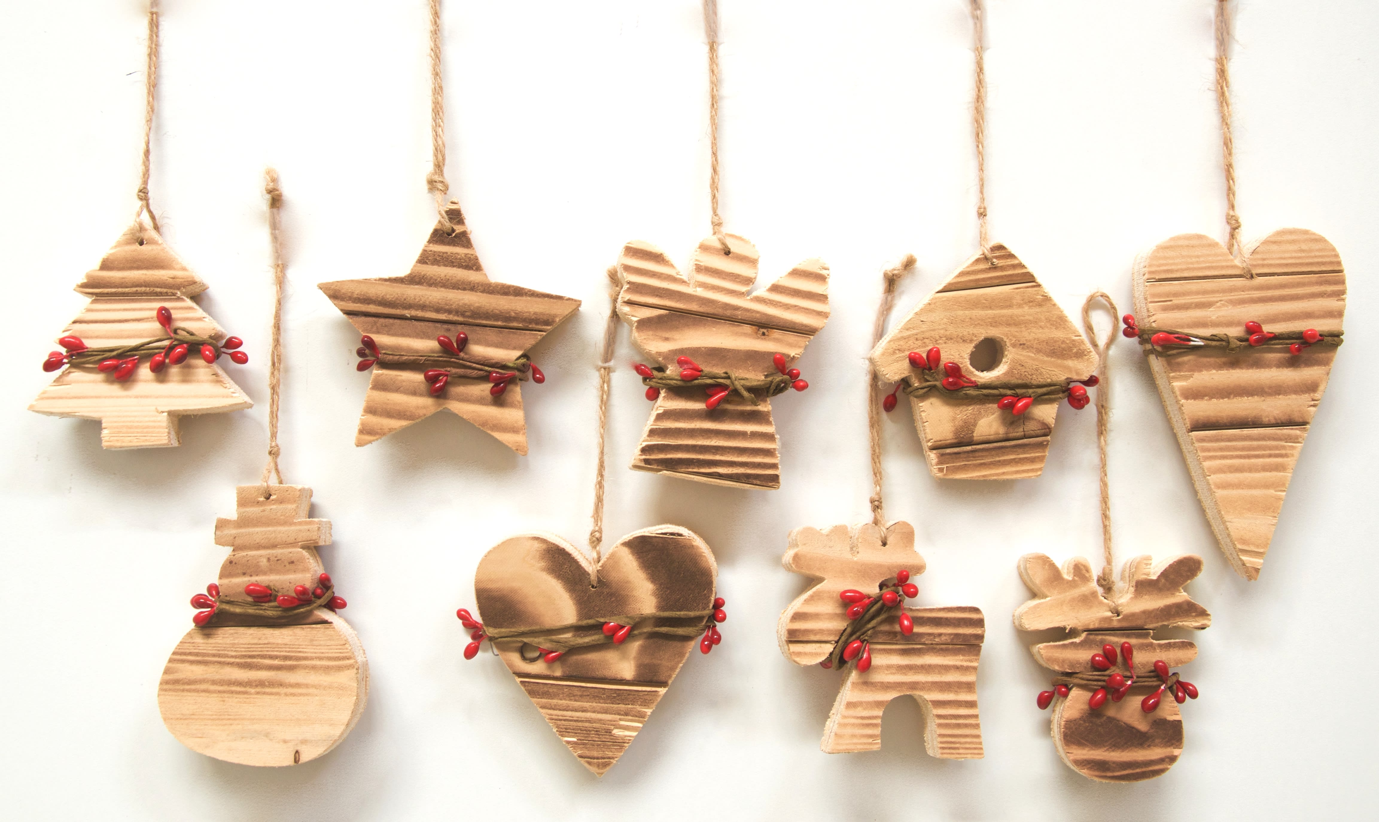 GIOCOPLAST NATALE - ADDOBBO LEGNO DECORATO CM 7 - 9 ASS 34015279