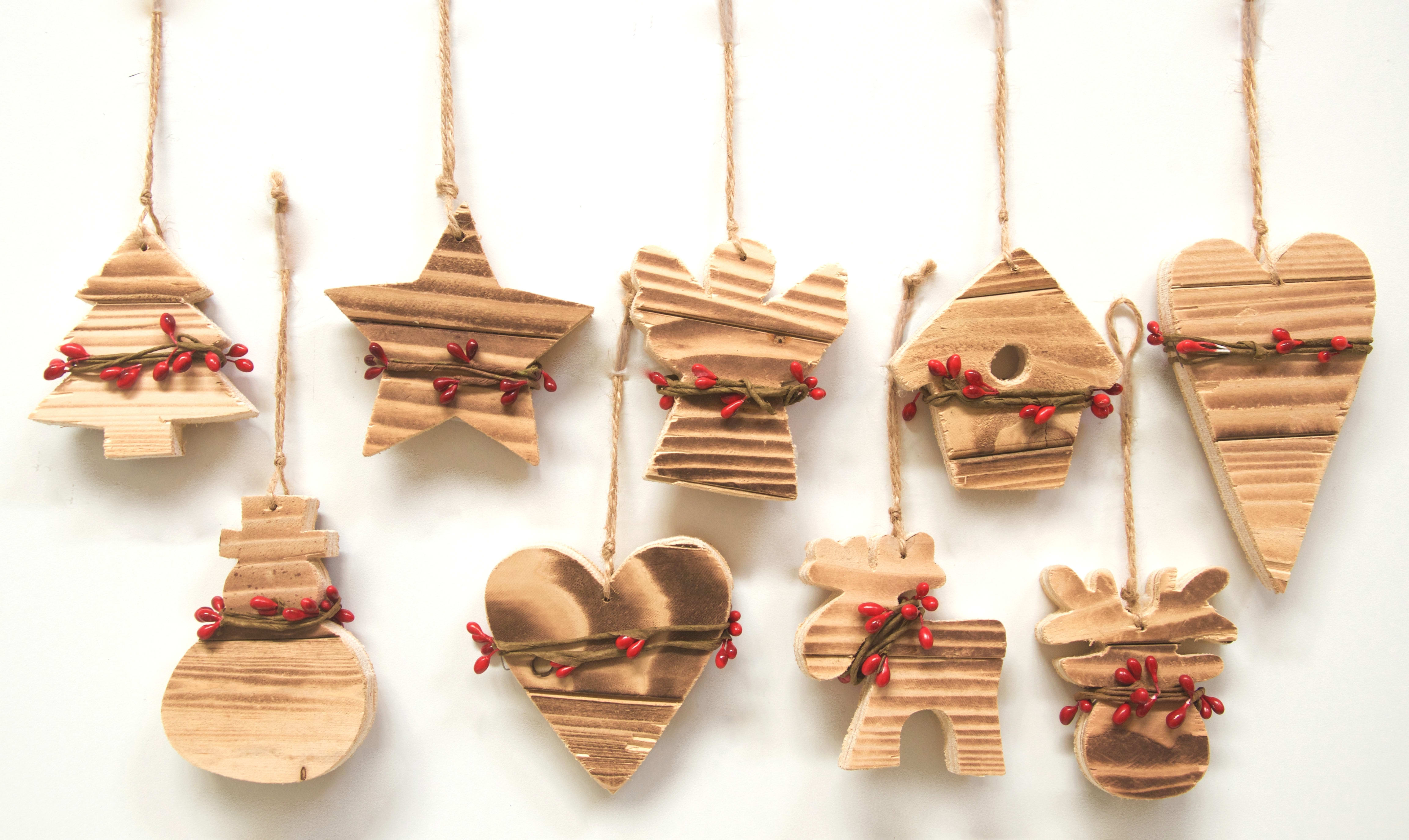 GIOCOPLAST NATALE - ADDOBBO LEGNO DECORATO CM 7 - 9 ASS