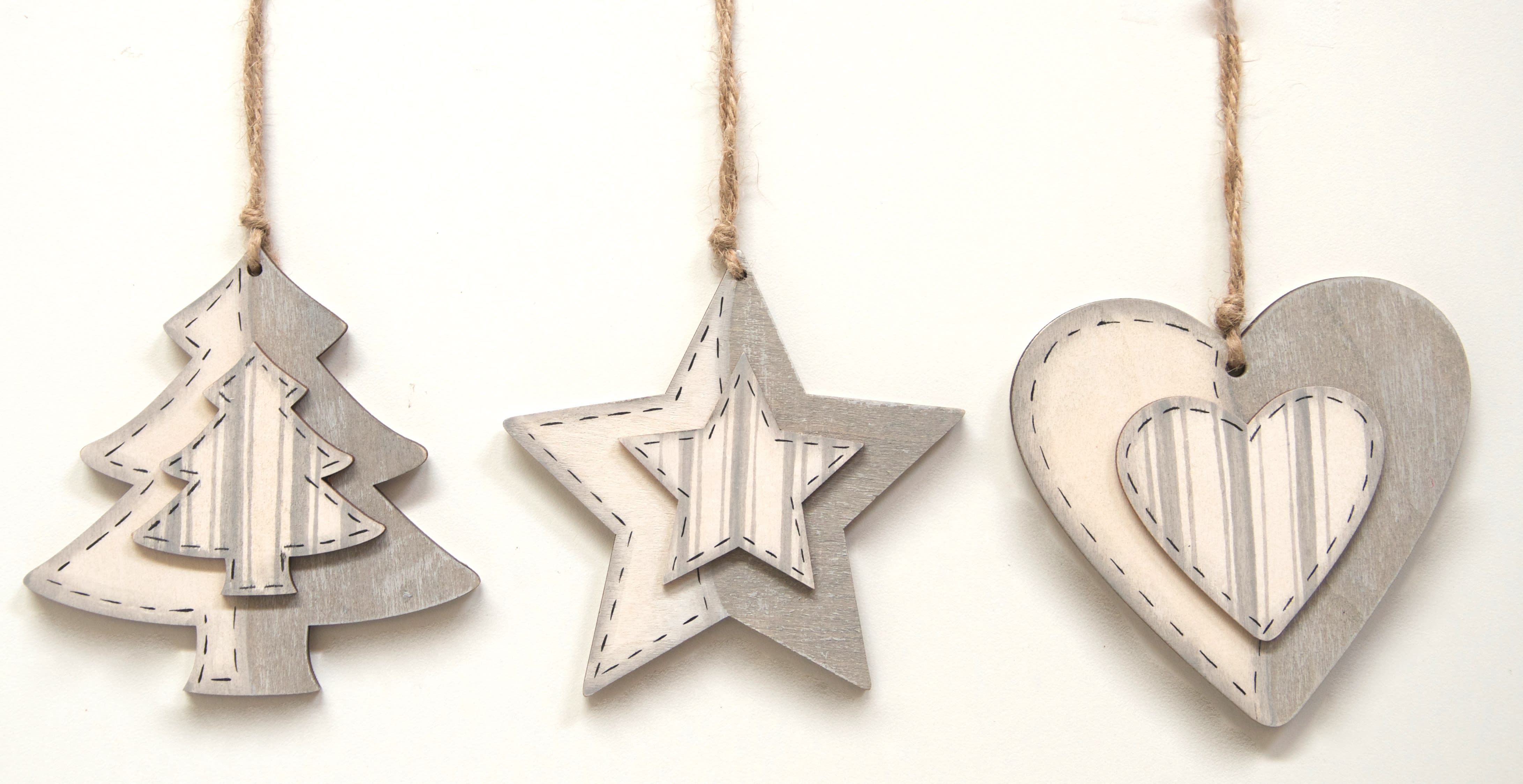 GIOCOPLAST NATALE - ADDOBBO LEGNO BIANCO - GRIGIO CM 10 - 3 ASS