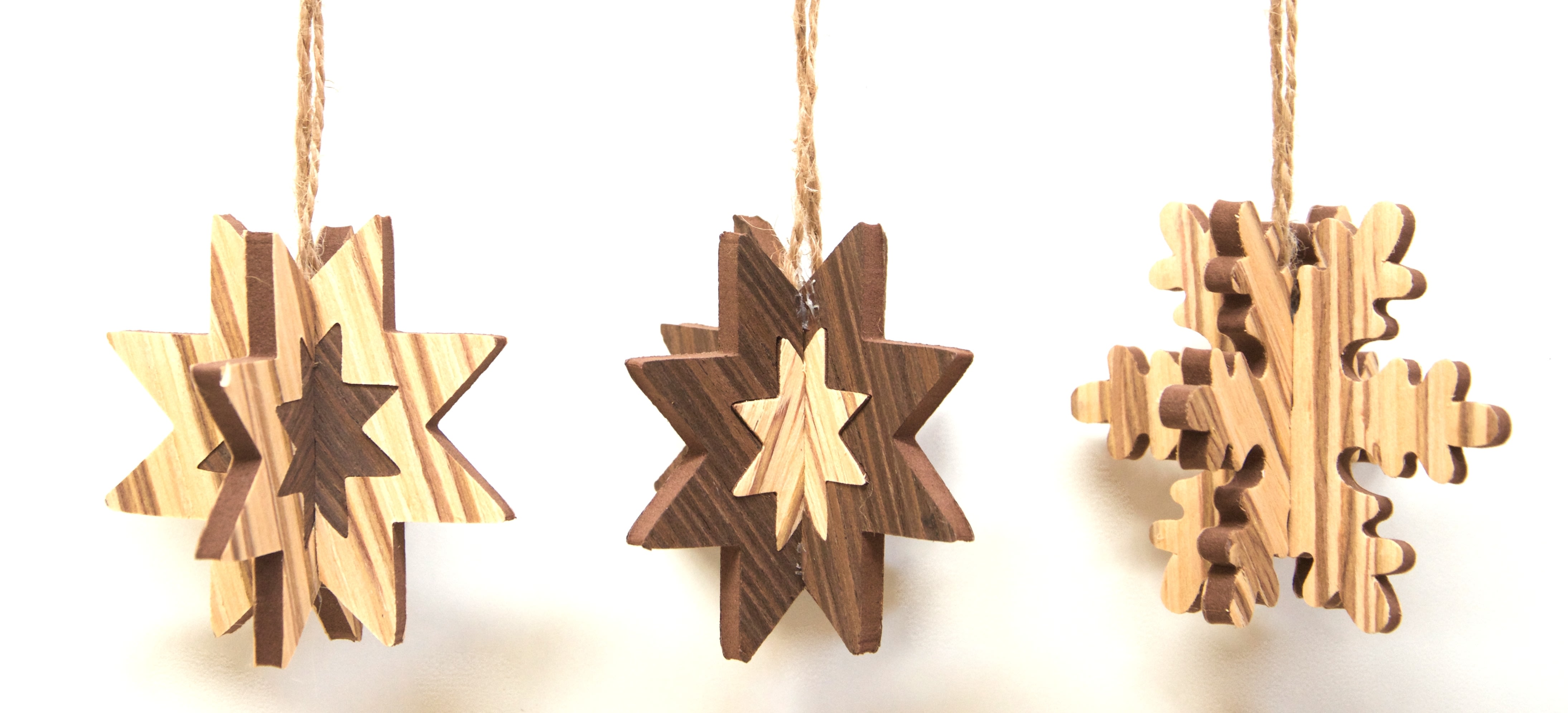 GIOCOPLAST NATALE - ADDOBBO EVA NATURA EFFETTO LEGNO 8 CM - 2 MOD. ASS IN DISPLAY DA 36 PZ