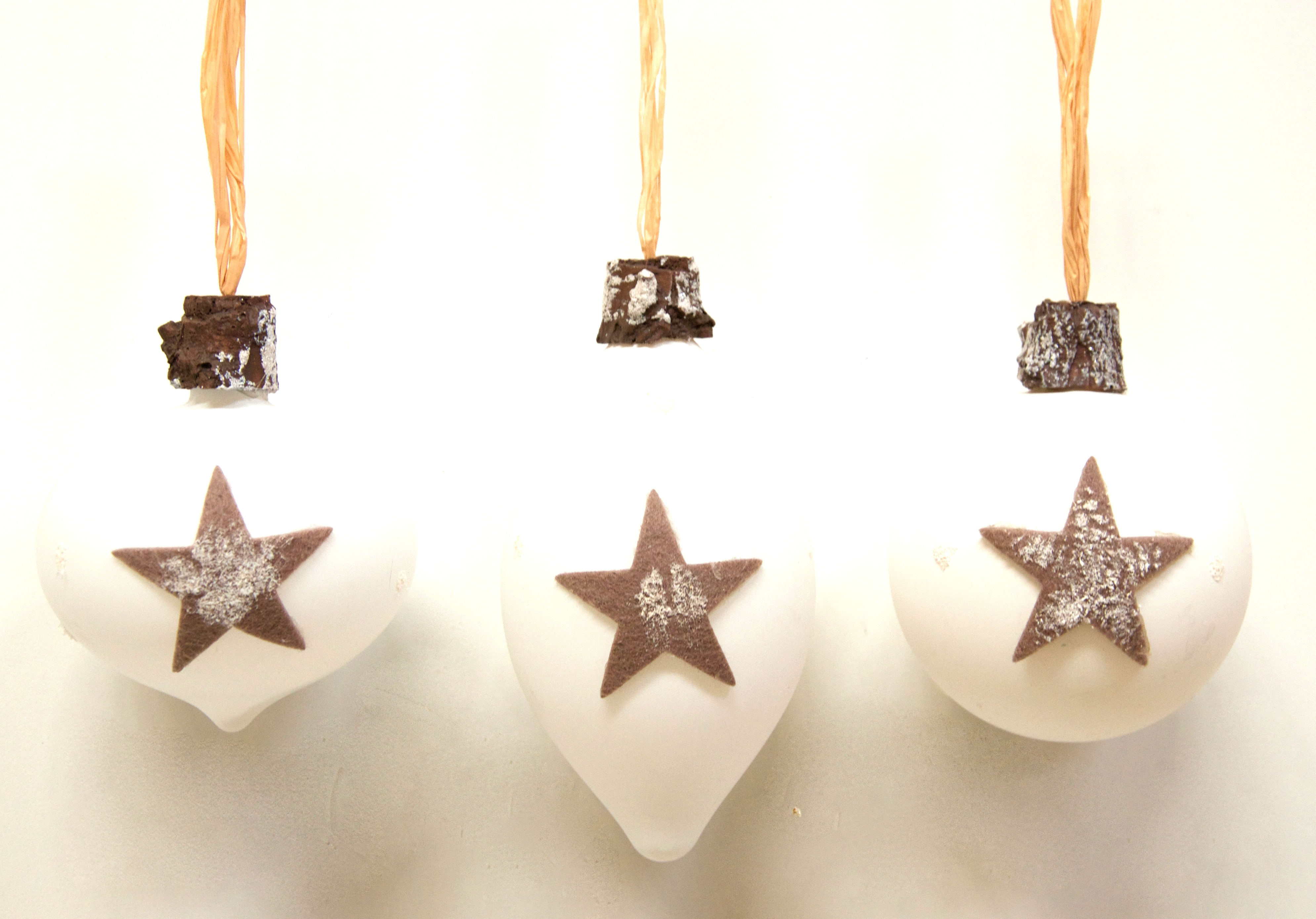 GIOCOPLAST NATALE - SFERA VETRO BIANCA DECORO STELLA CM 8, 3FORME ASS