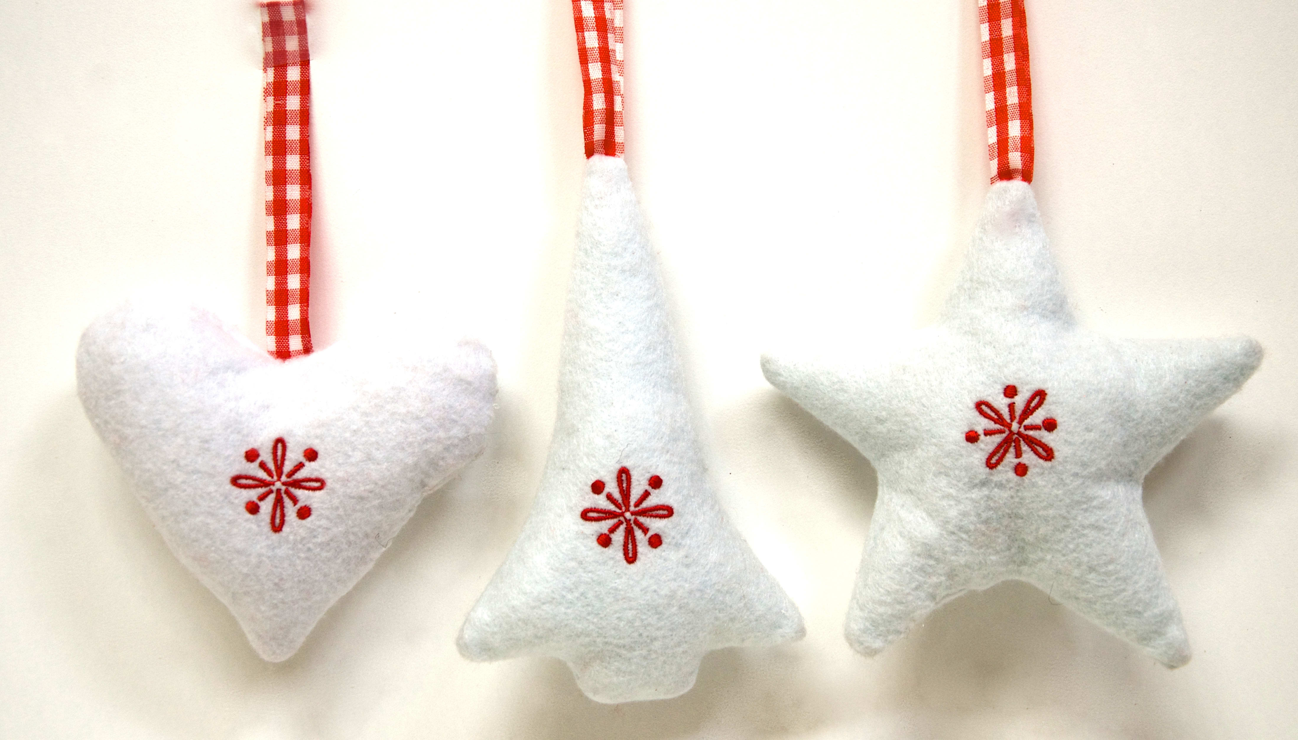 GIOCOPLAST NATALE - ADDOBBO STOFFA BIANCO, 3 ASS 11 CM