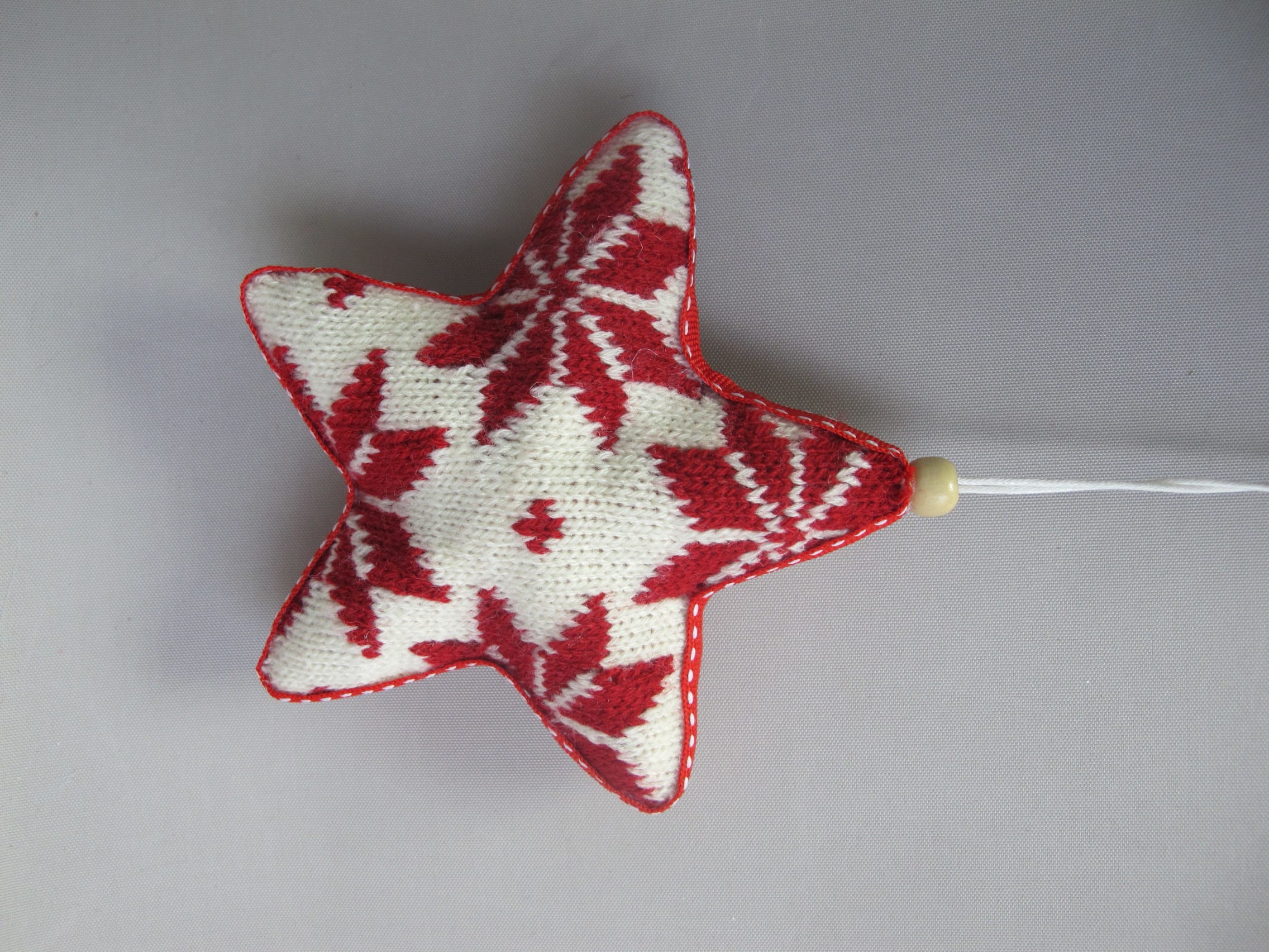 GIOCOPLAST NATALE - ADDOBBO MAGLIA BIANCO-ROSSO 9,5 CM,3 ASS