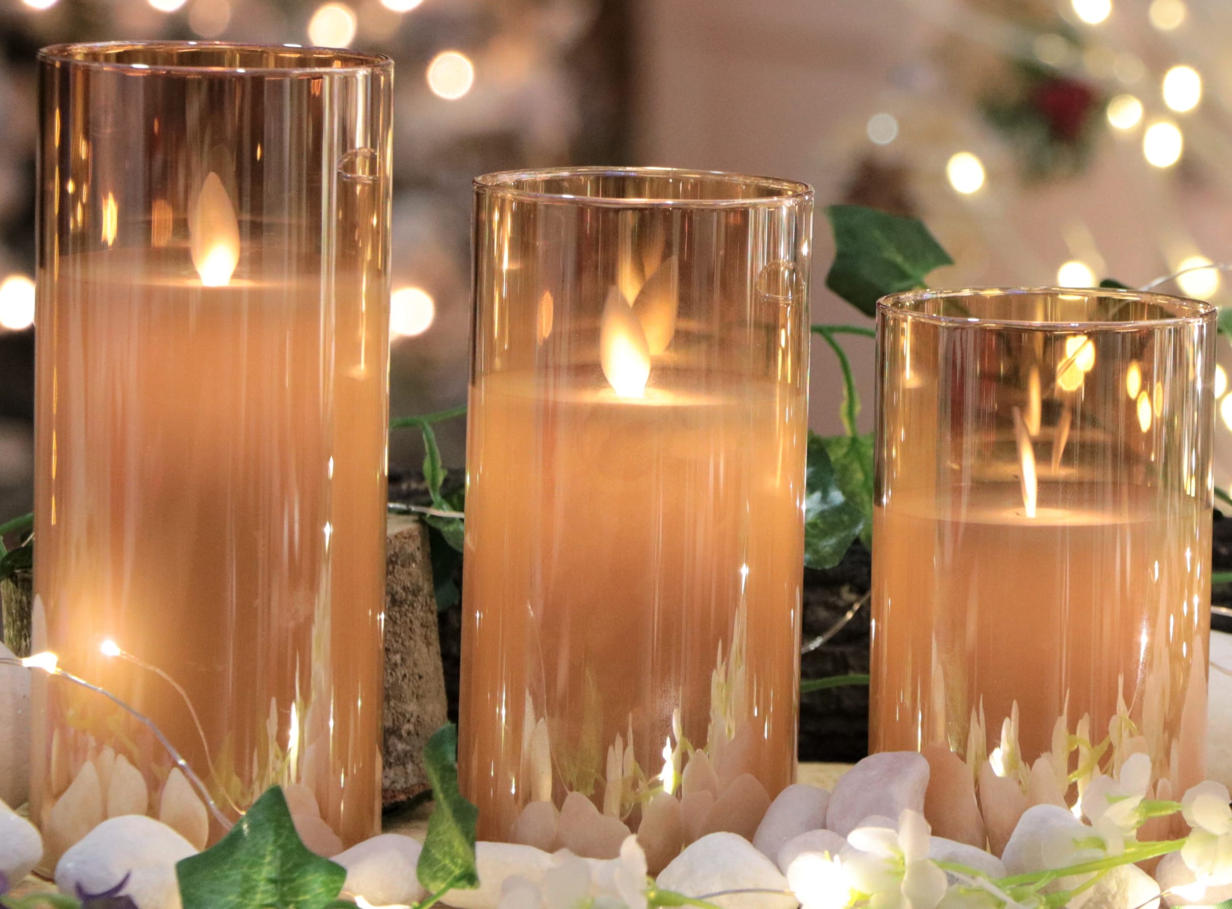 GIOCOPLAST NATALE - SET 3 CANDELE LED IN CILINDRO VETRO AMBRA H.12,5 - H. 15 - H. 17,5 X D. 7,5 CM, CON MOVIMENTO FIAMMA EFFETTO REALE CON TELECOMANDO