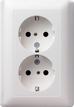 GIRA - PRESA DOP.SCHUKO SP + P.CPL.