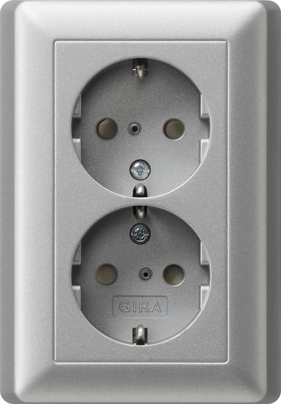 GIRA - PRESA DOP.SCHUKO SP + P.CPL.