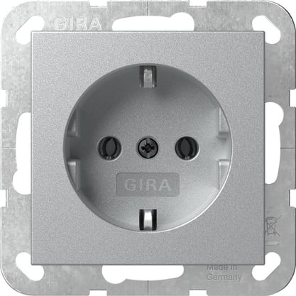 GIRA - PRESA SCHUKO