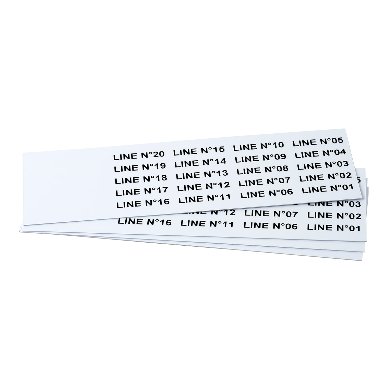 GRAFOPLAST - Targhetta in PVC non adesivo Bianco 35x9 mm confezione da 540 pezzi. Tessera adatta a tutti i tipi di siglatura a seconda del supporto scelto: tubetti fascettabili, binari, portatarghette e porta targhette per pulsanti.