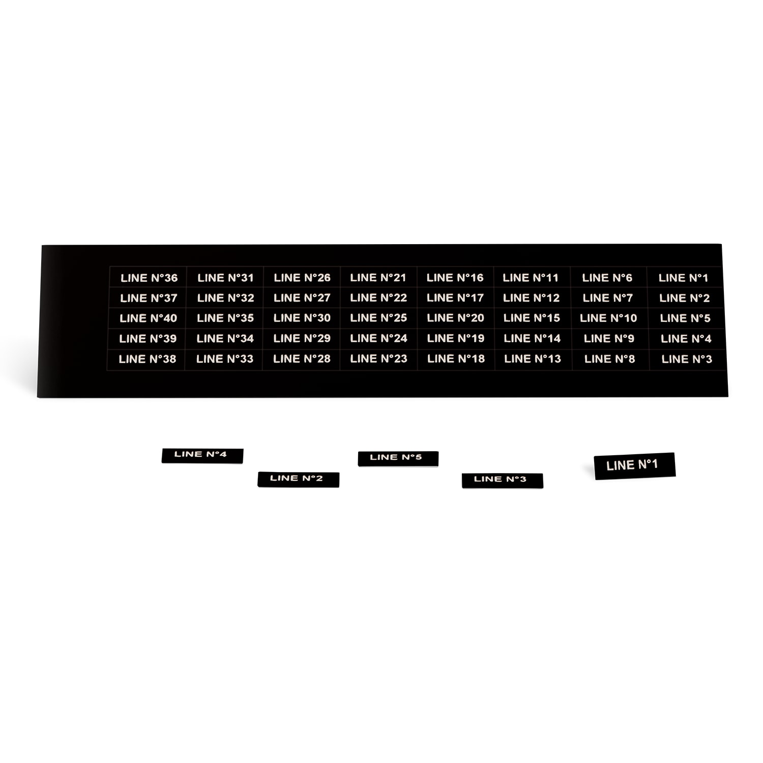 GRAFOPLAST - Targhetta in PVC adesiva Nero 27x8 mm - confezione da 440 pezzi. Si applica ovunque, interno ed esterno quadro grazie all'adesivo posto sul retro