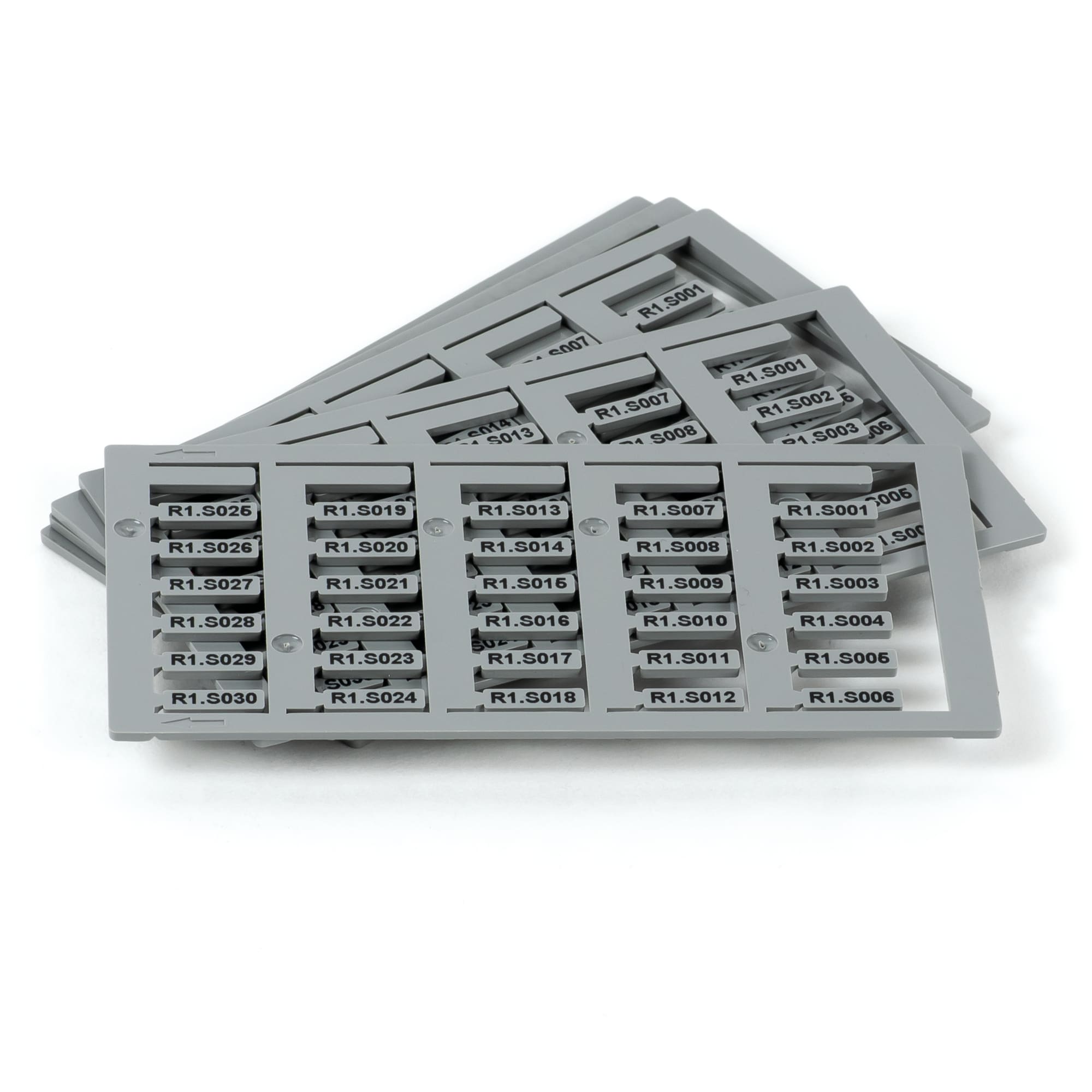 GRAFOPLAST - Tessera rigida per cavi Grigio 18x4 mm - confezione master carton da 1800 pezzi. La tessera si applica con facilitè nei tubetti per identificare i singoli cavi. Stampabile consistema a trasferimento termico EVOMAX