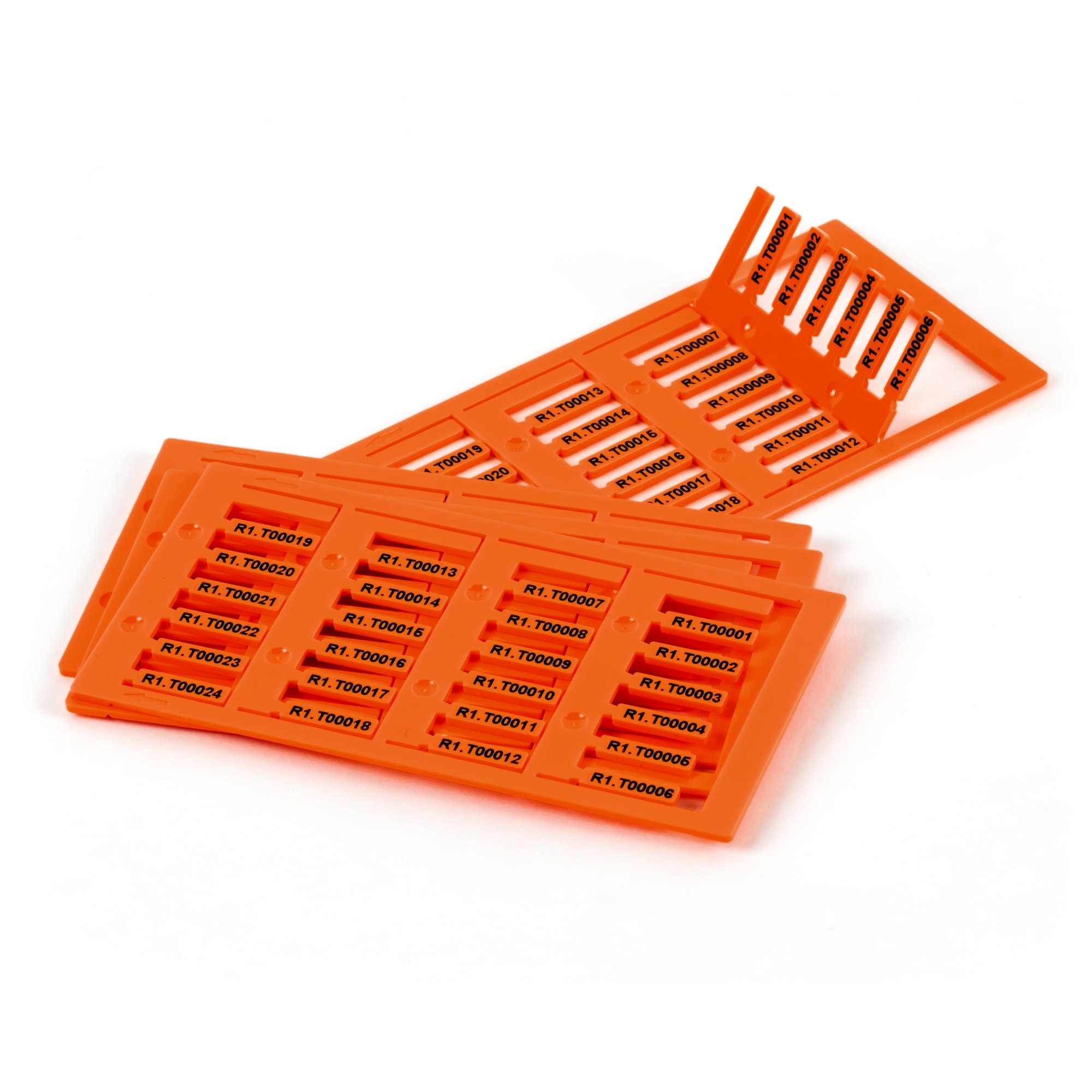 GRAFOPLAST - Tessera rigida per cavi Arancio 15x4 mm - confezione master carton da 2400 pezzi. La tessera si applica con facilitè nei tubetti per identificare i singoli cavi. Stampabile consistema a trasferimento termico EVOMAX