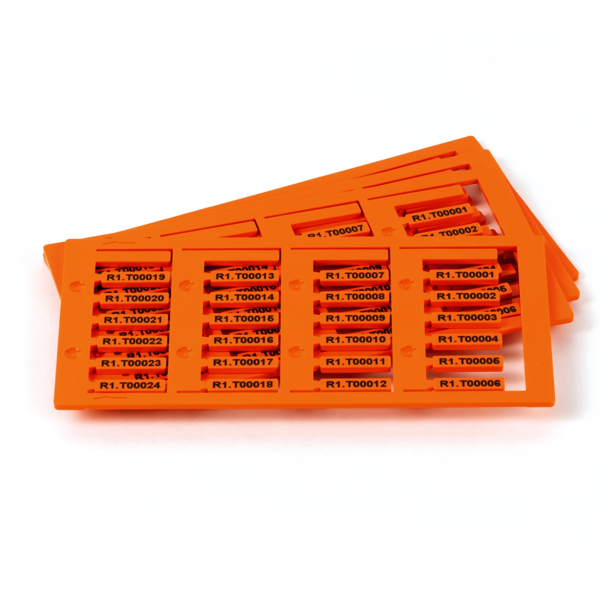 GRAFOPLAST - Tessera rigida per cavi Arancio 18x4 mm - confezione master carton da 1800 pezzi. La tessera si applica con facilitè nei tubetti per identificare i singoli cavi. Stampabile consistema a trasferimento termico EVOMAX