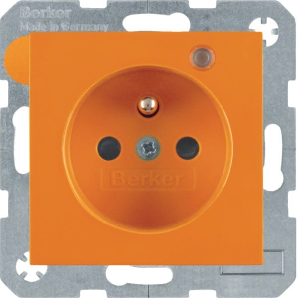 HAGER BOCCHIOTTI - Presa con spinotto di terra e LED di controllo Serie S.1/B.3/B.7 arancione luc.