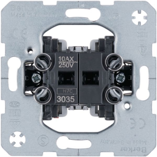 HAGER BOCCHIOTTI - Interruttore doppio con comune 10 AX - 250 V 3035
