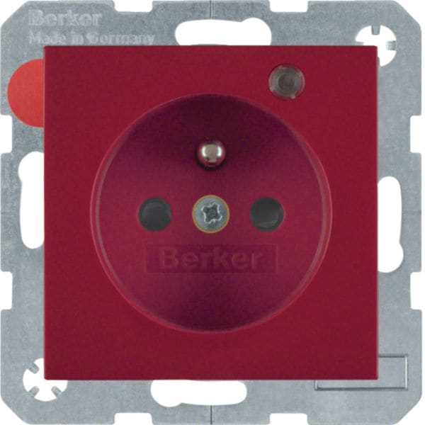 HAGER BOCCHIOTTI - Presa con spinotto di messa a terra e LED di controllo S.1/B.3/B.7 rosso lucido