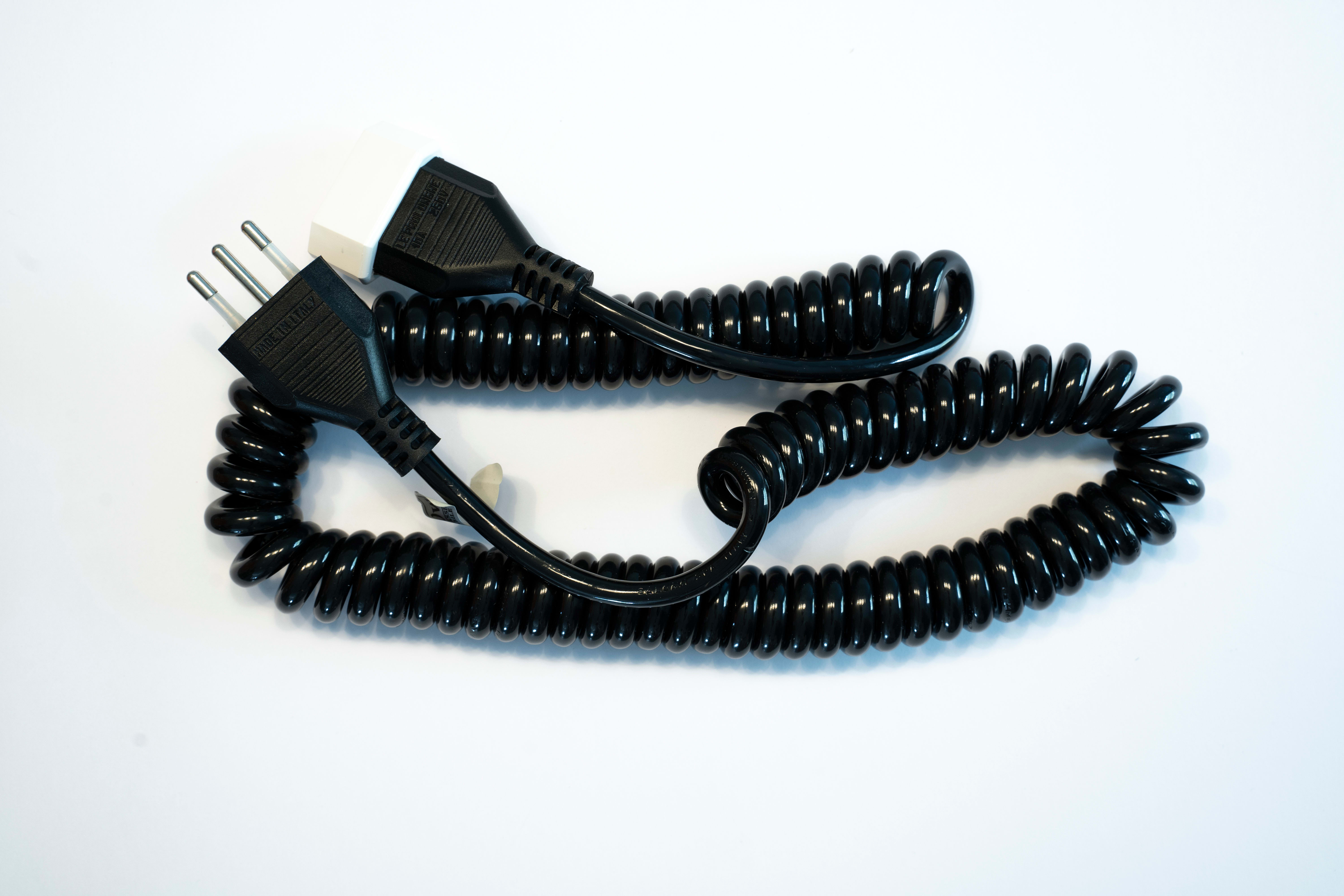 LE PROLUNGHE - Prolunga estensibile 3G1 spina presa 10A metro 5 nero. 6104/N