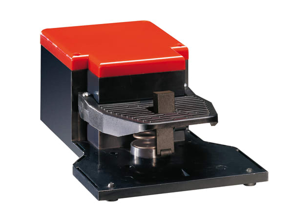 LOVATO ELECTRIC - PEDALIERA LEVA SICUR. 1NA+1NC LENTO