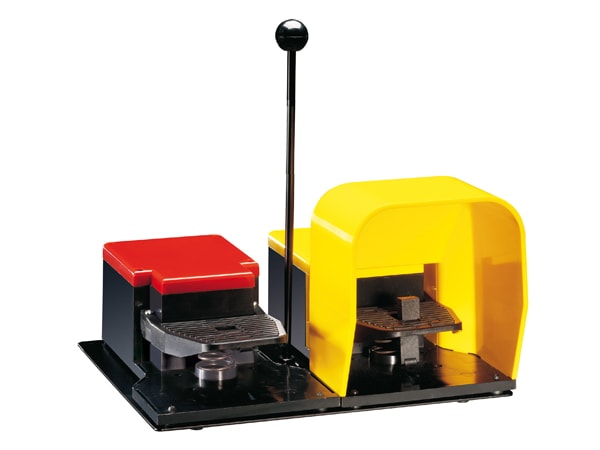 LOVATO ELECTRIC - PEDALIERA PLAST.DOPPIA 1NA+1NC / 2NA+2NC