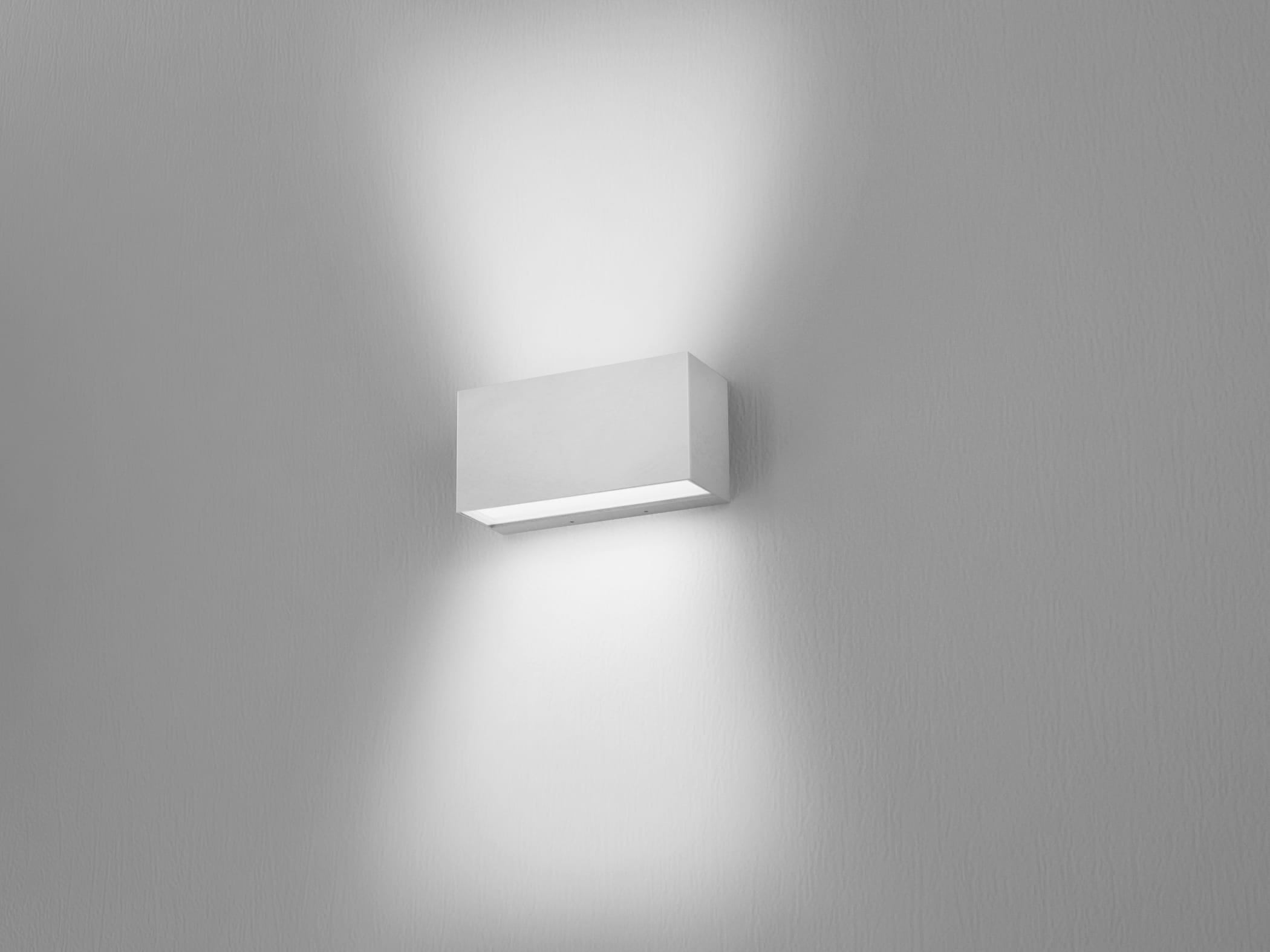 NOBILE ITALIA - APPLIQUE BIEM. 2X15W 4K 80/60 IP65 230V BA20/2A/4K/W