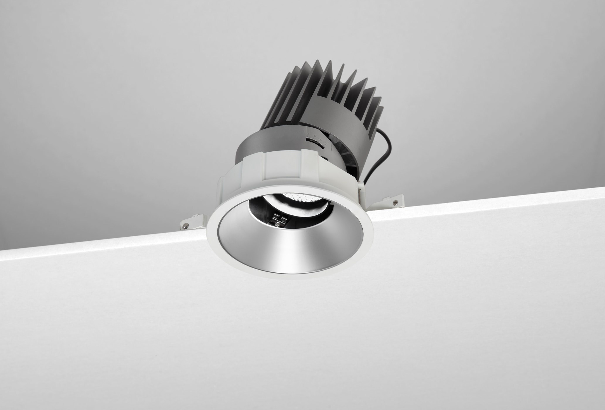 NOBILE ITALIA - INC. ORIEN. TONDO/C D100 18W 4K OP BT IT