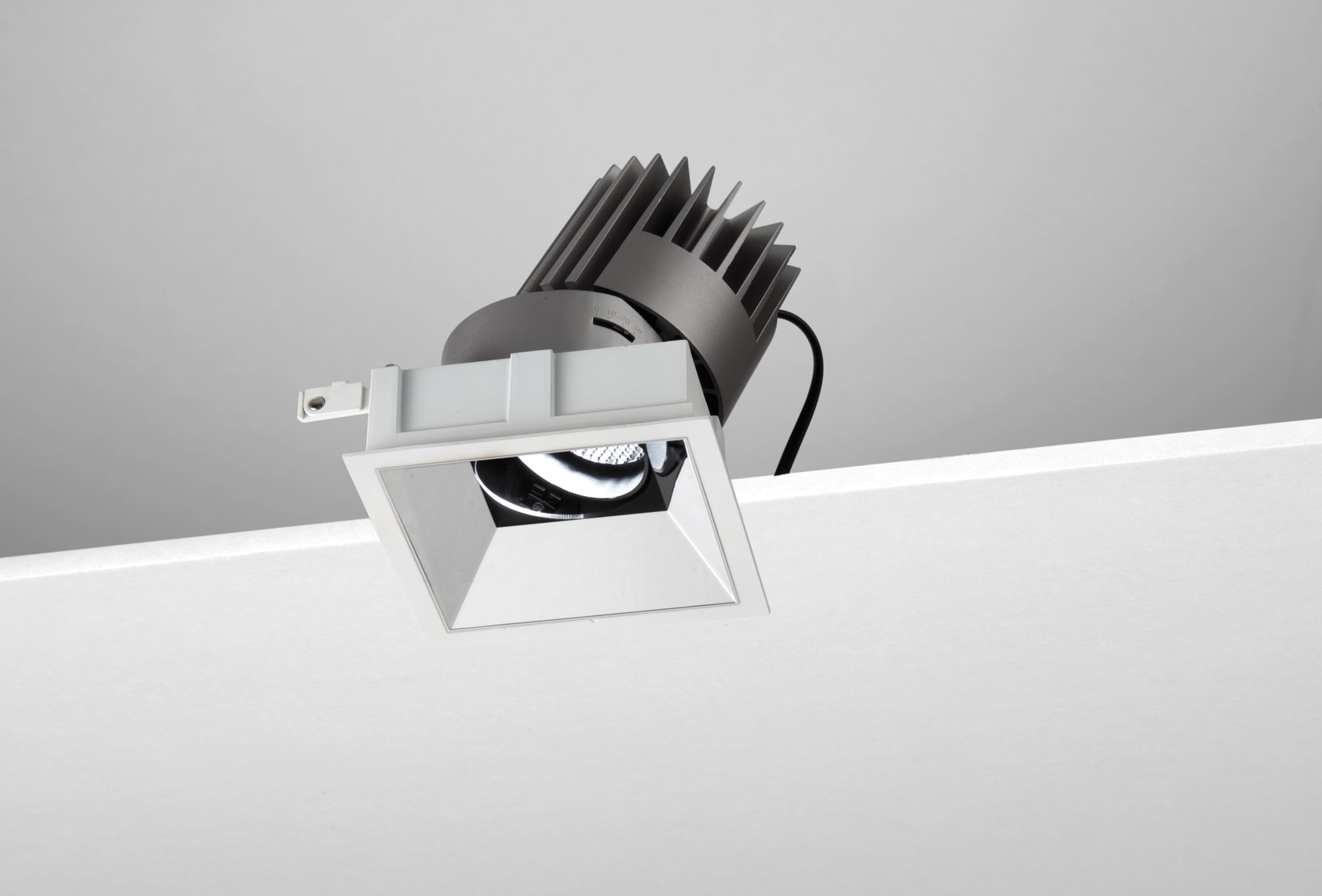 NOBILE ITALIA - INC.ORIEN. QUAD./C L100 18W 4K CR ON-OFF