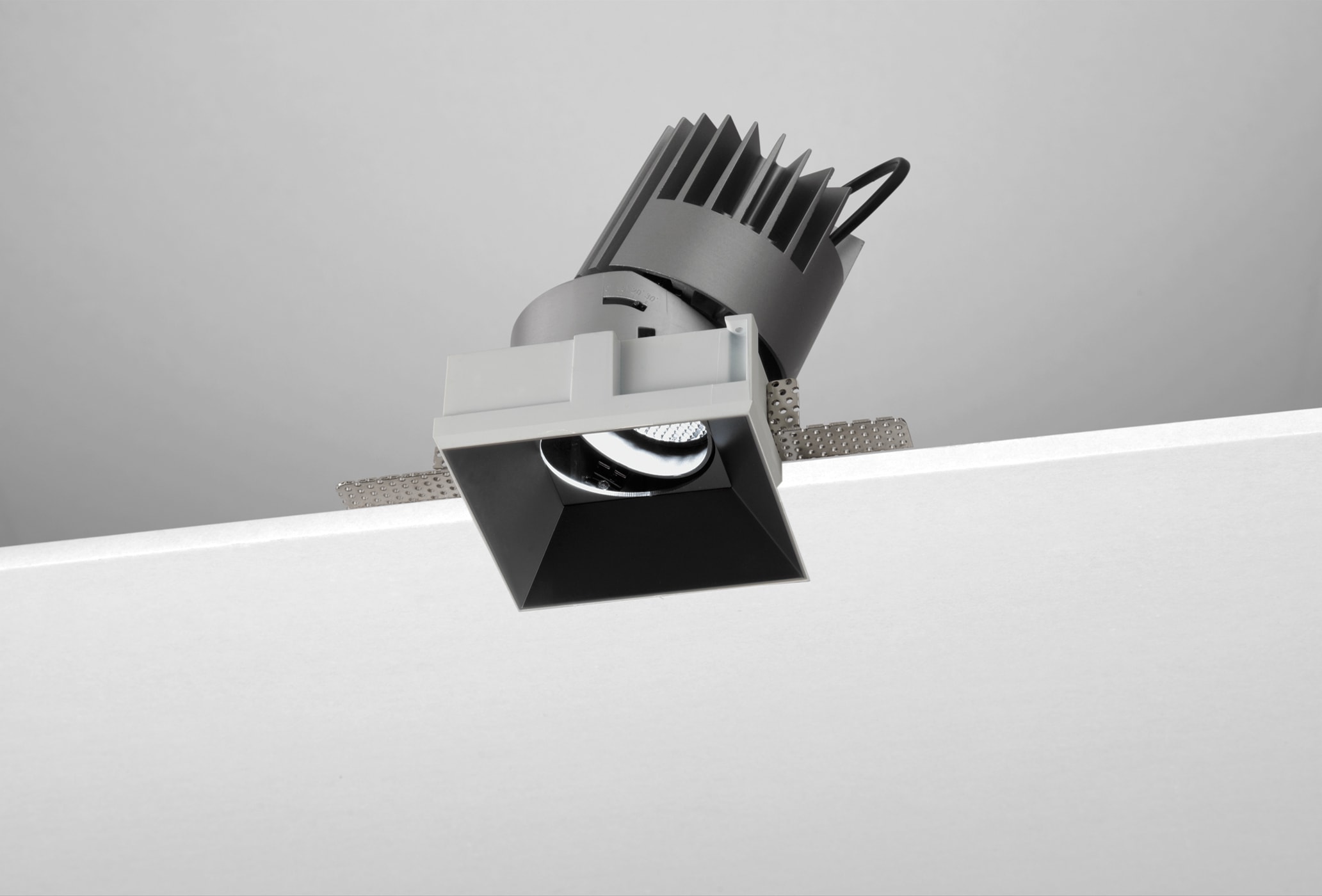 NOBILE ITALIA - INC. ORIEN. QUAD./T L125 25W 3K NE BT IT