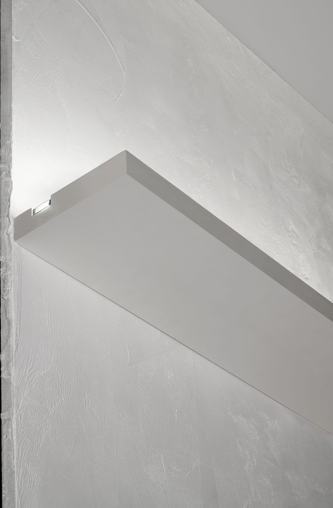 NOBILE ITALIA - PROFILO IN GESSO A PARETE MONO EMISSIONE
