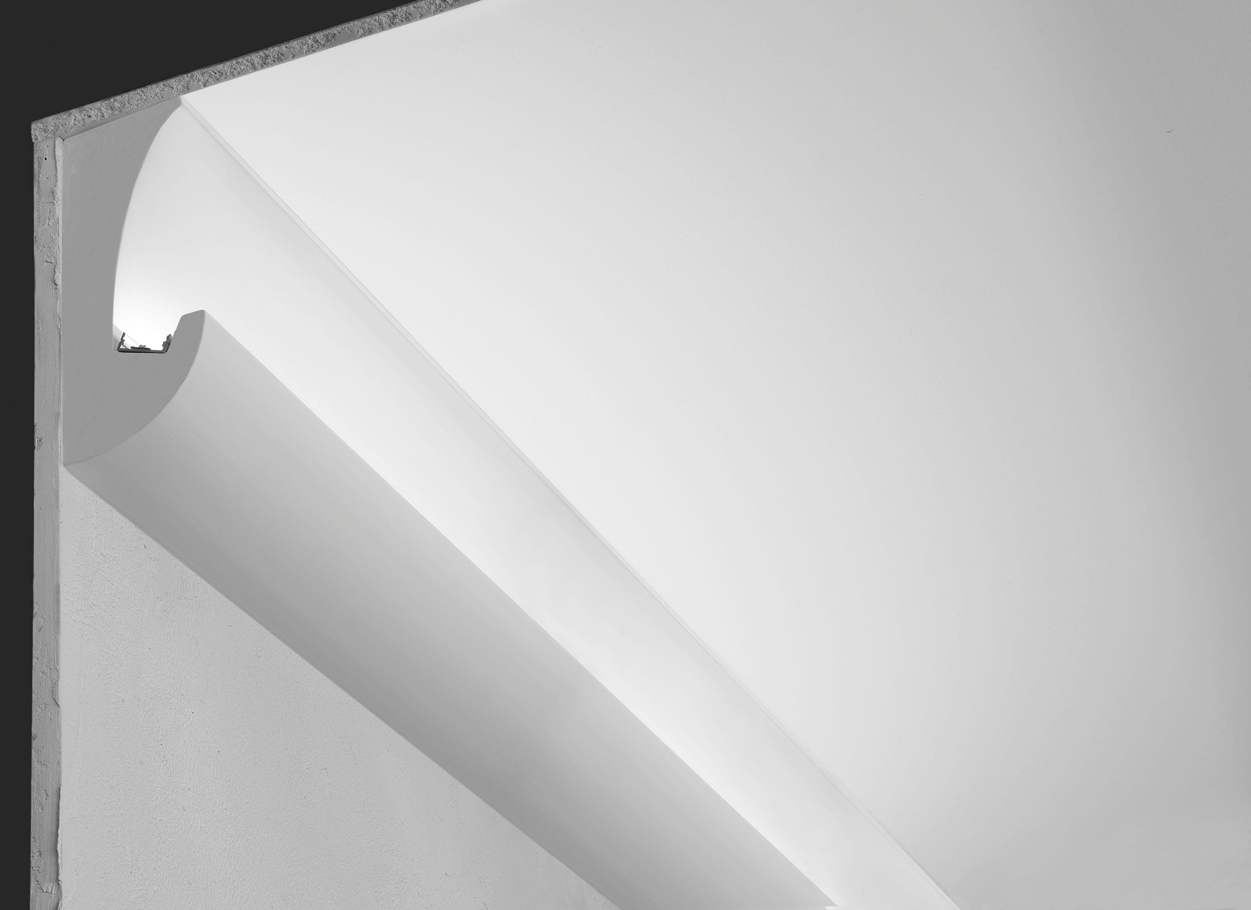 NOBILE ITALIA - PROFILO IN GESSO A PARETE MONO-EMISSIONE