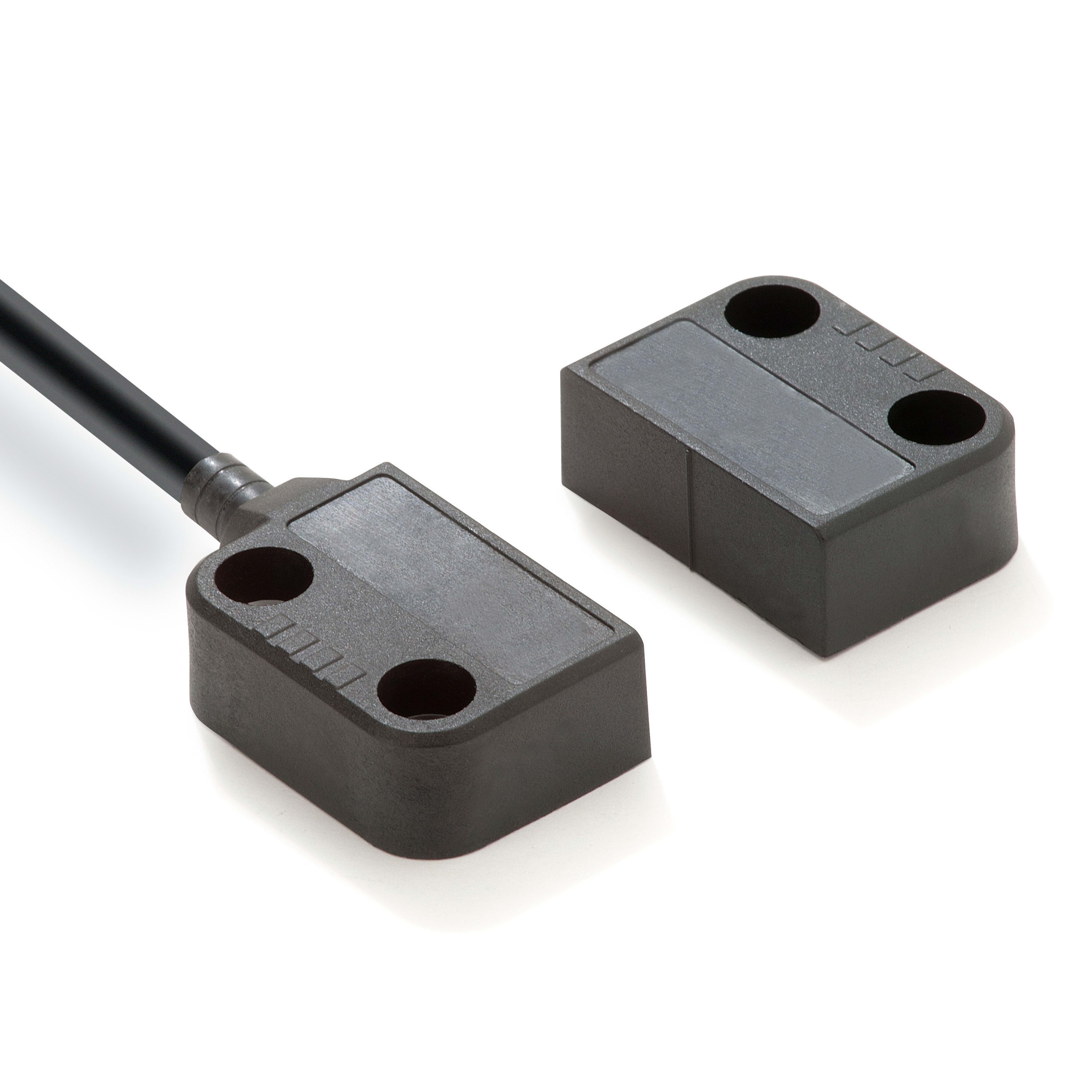 OMRON ELECTRONICS - Sensore Reed miniatura in plastica, 2NC, cavo 5m, IP69K, finecorsa senza contatto, precablato.