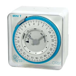 ORBIS - MINI T-D Interruttore orario elettromeccanico da parete, retroquadro e barra DIN, giornaliero, senza riserva, 230V