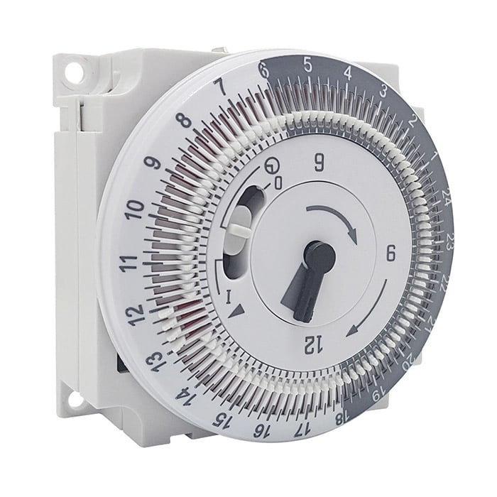 PERRY ELECTRIC - Interruttore orario giornaliero a cavalieri senza riserva di carica 60x60