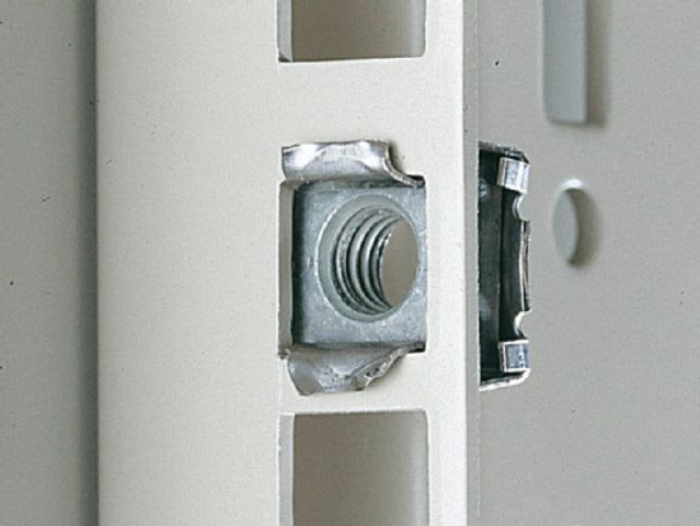 RITTAL - EL 50 DADI A GABBIA M6 CON CONTATTO